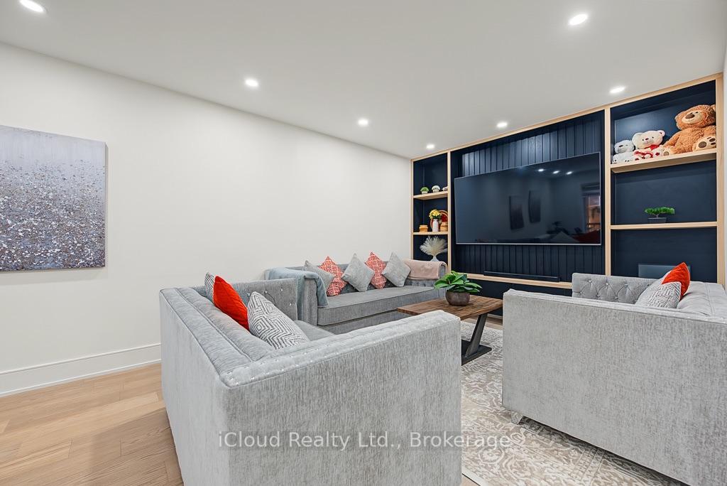 Photo 7 of 152 Clover Bloom Road, Brampton, Sandringham-Wellington — HOMEH