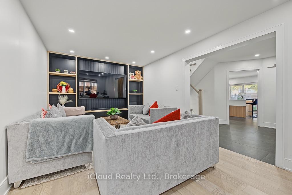Photo 8 of 152 Clover Bloom Road, Brampton, Sandringham-Wellington — HOMEH