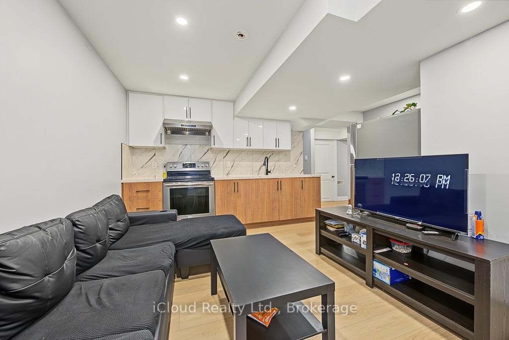Photo 33 of 152 Clover Bloom Road, Brampton, Sandringham-Wellington — HOMEH