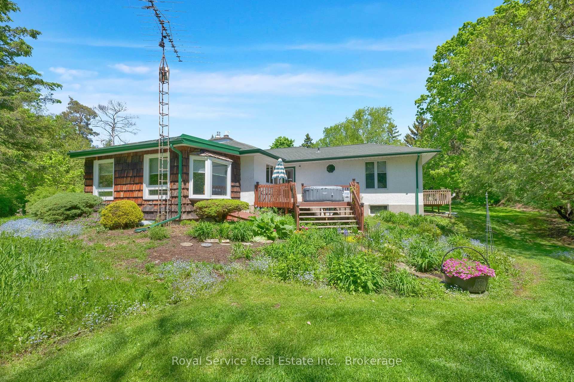Photo 3 of 31 Duchess Street, Clarington, Orono — HOMEH