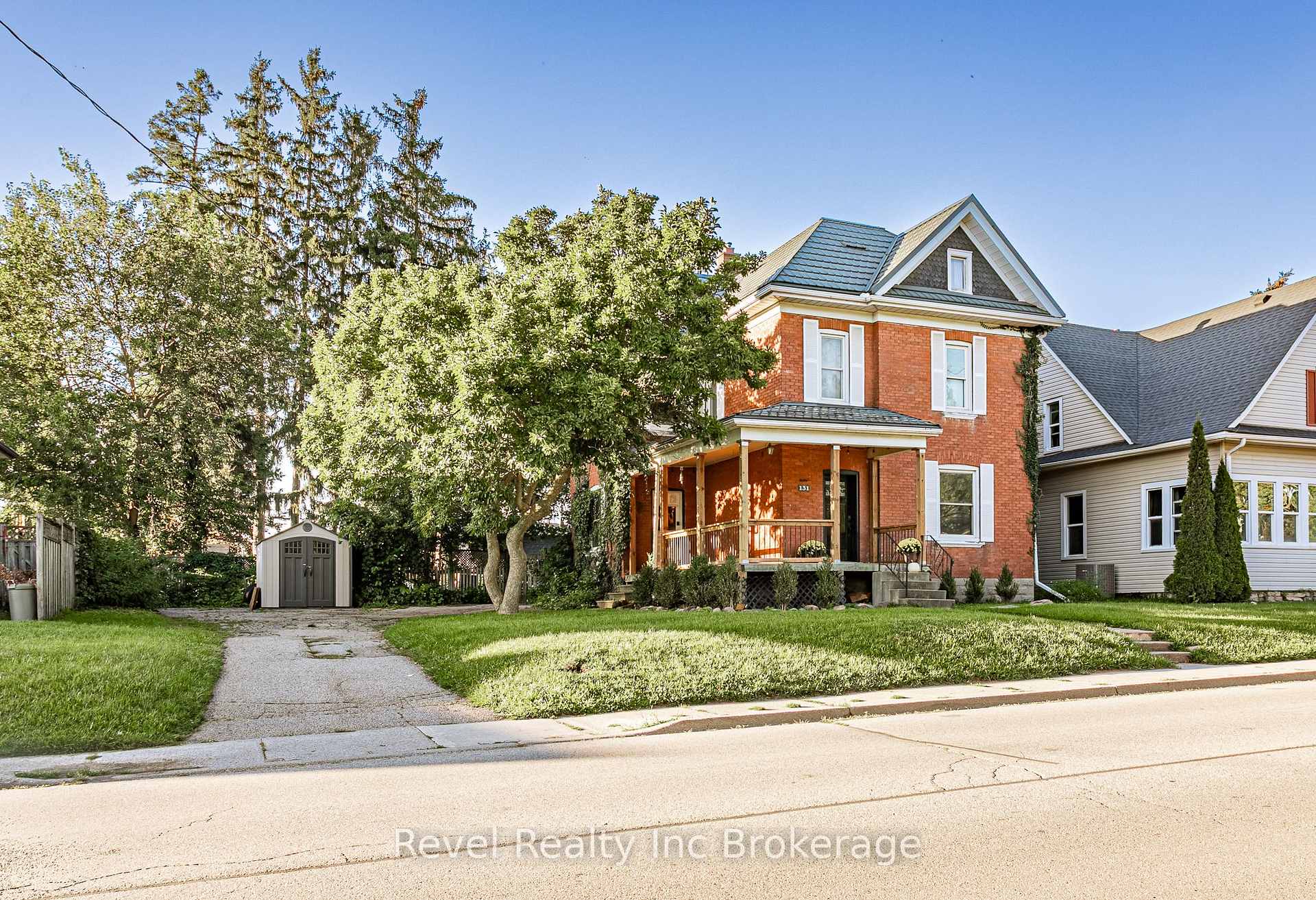 Photo 3 of 131 King Street E, Ingersoll, Ingersoll - South — HOMEH