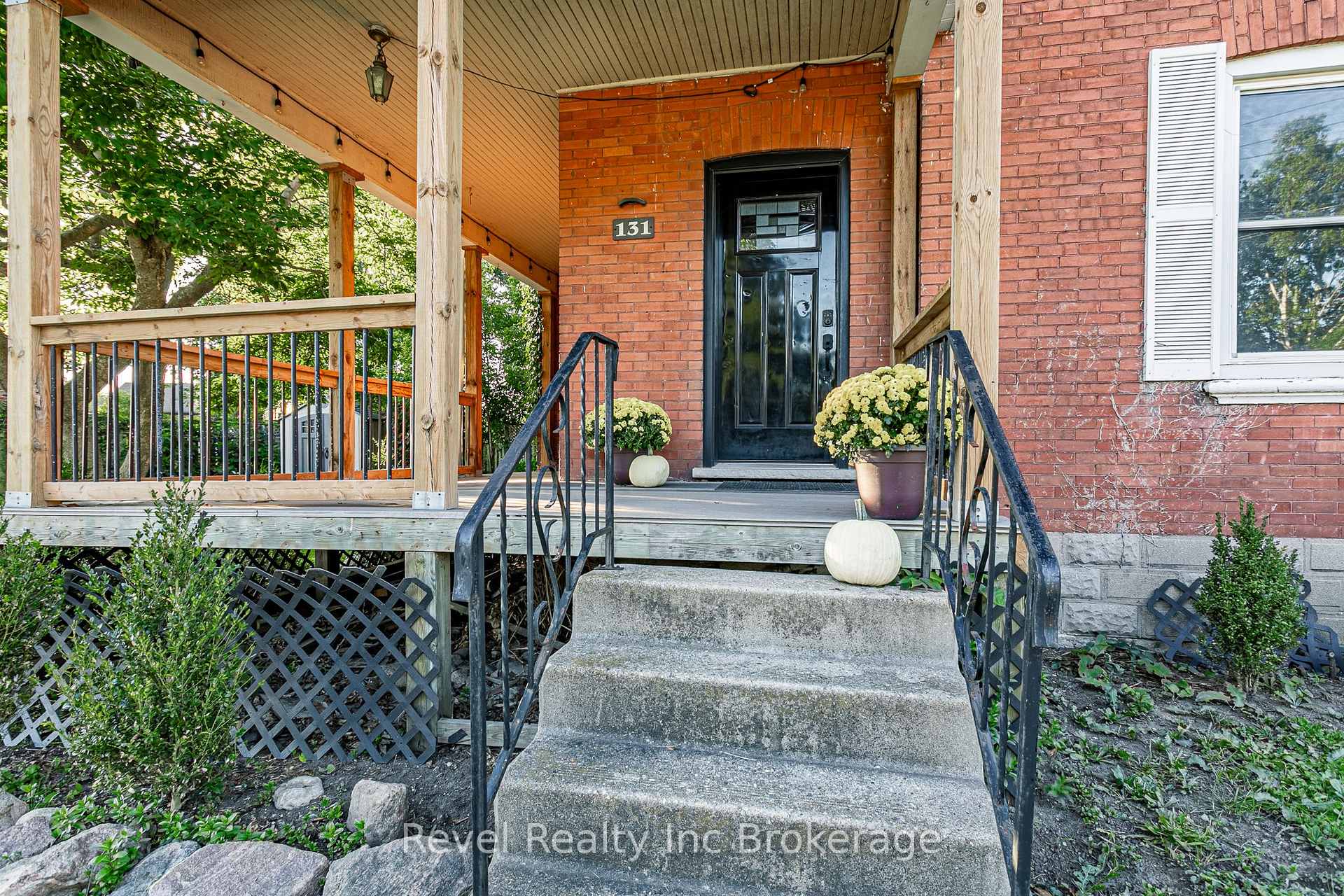 Photo 5 of 131 King Street E, Ingersoll, Ingersoll - South — HOMEH