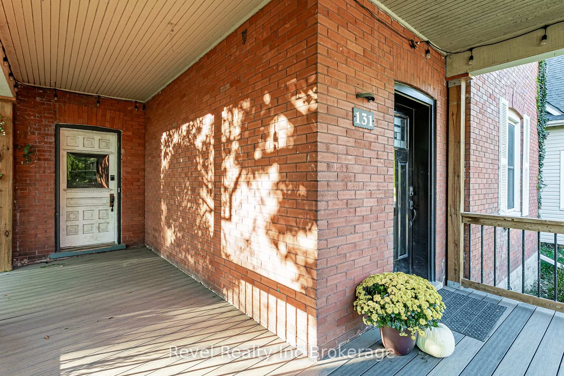Photo 6 of 131 King Street E, Ingersoll, Ingersoll - South — HOMEH
