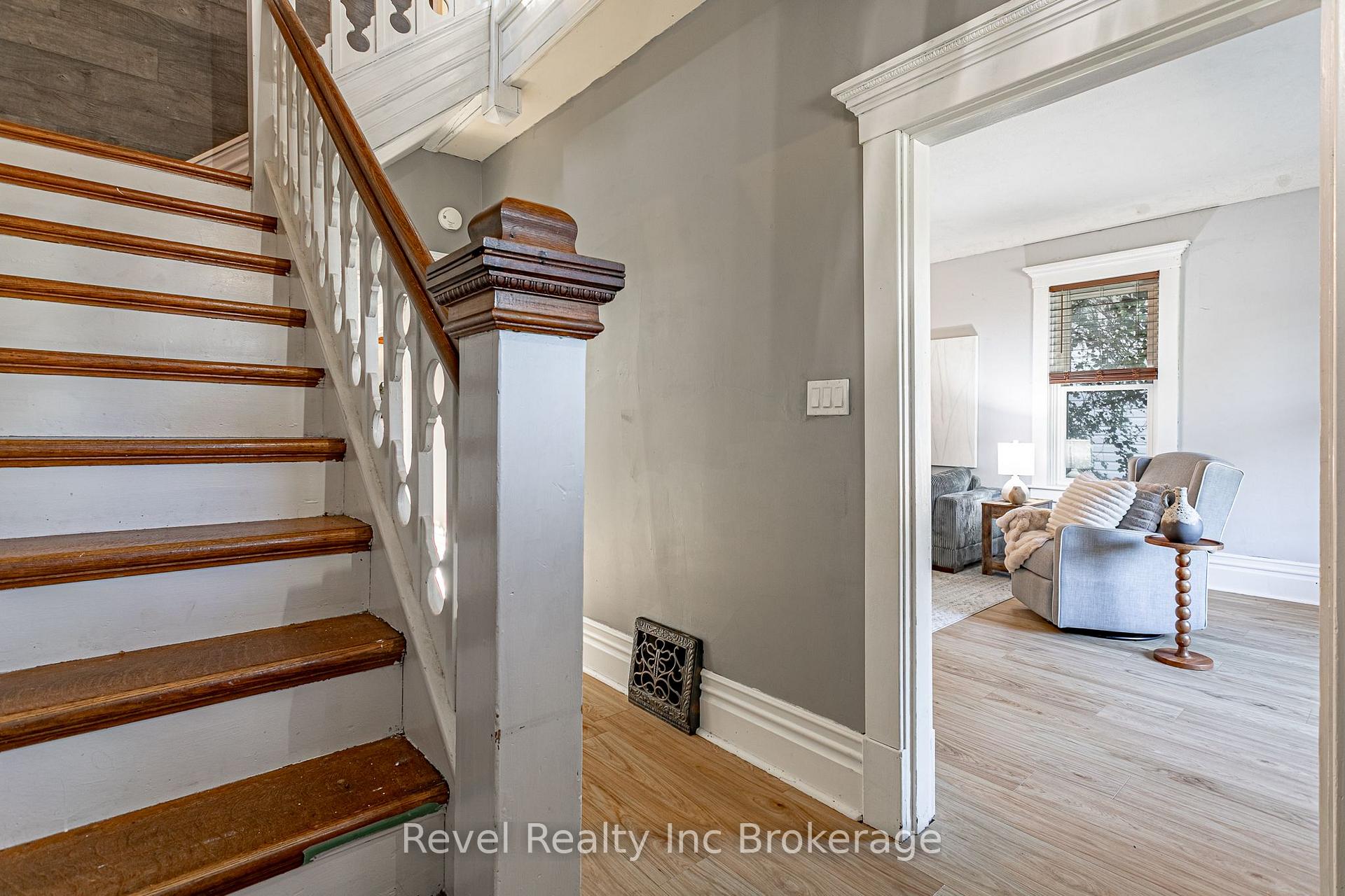 Photo 8 of 131 King Street E, Ingersoll, Ingersoll - South — HOMEH