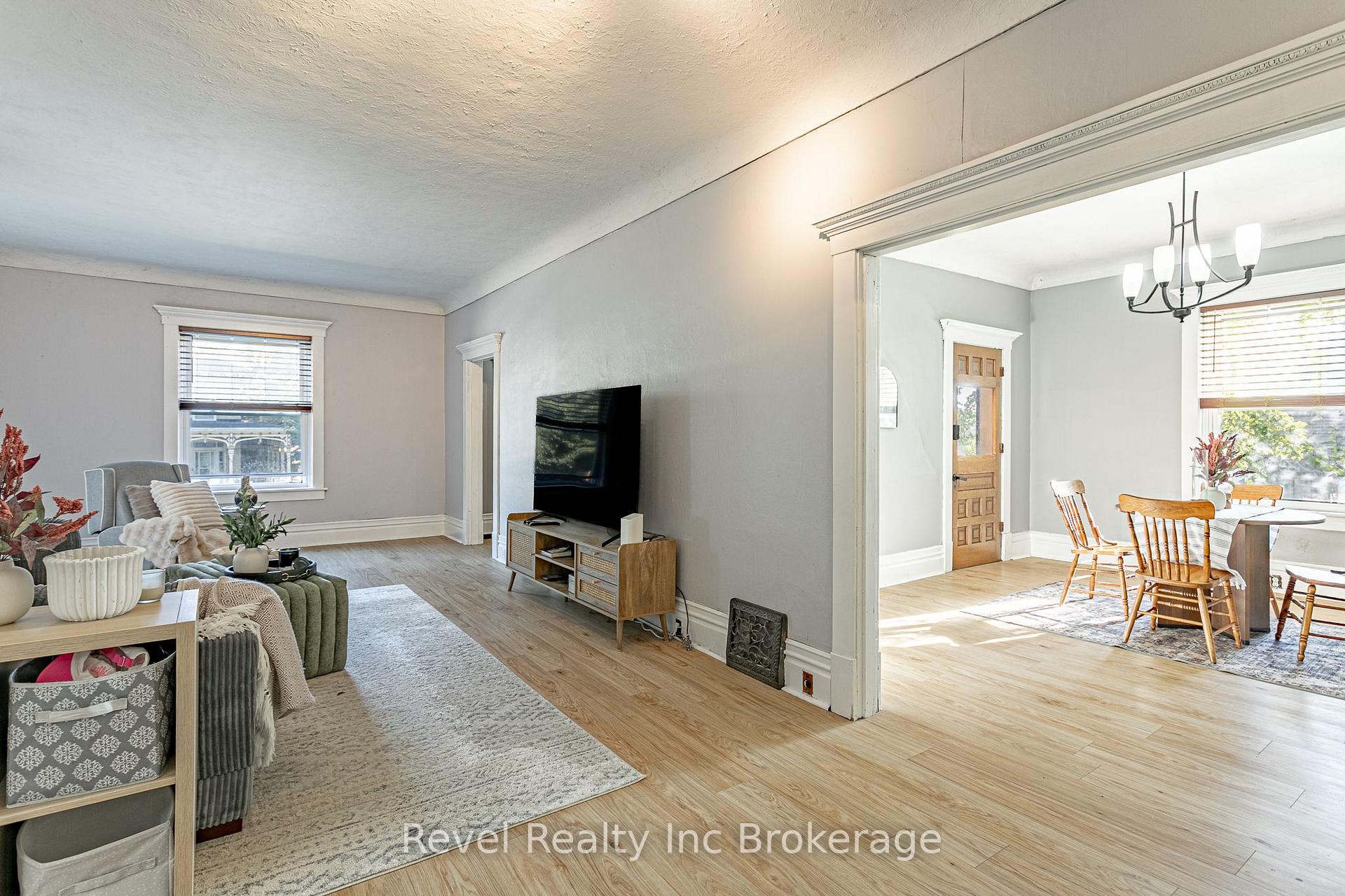 Photo 13 of 131 King Street E, Ingersoll, Ingersoll - South — HOMEH