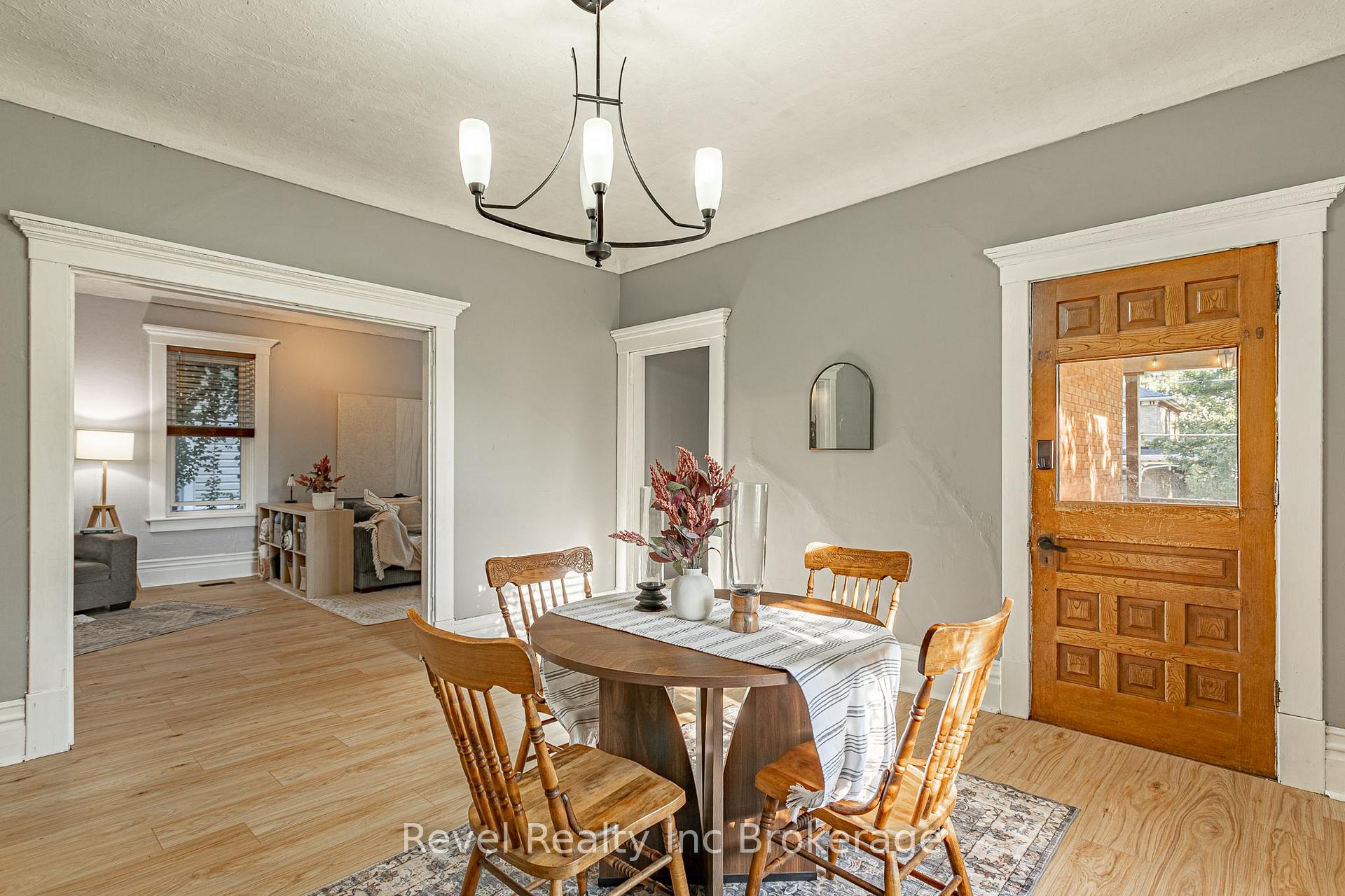 Photo 16 of 131 King Street E, Ingersoll, Ingersoll - South — HOMEH