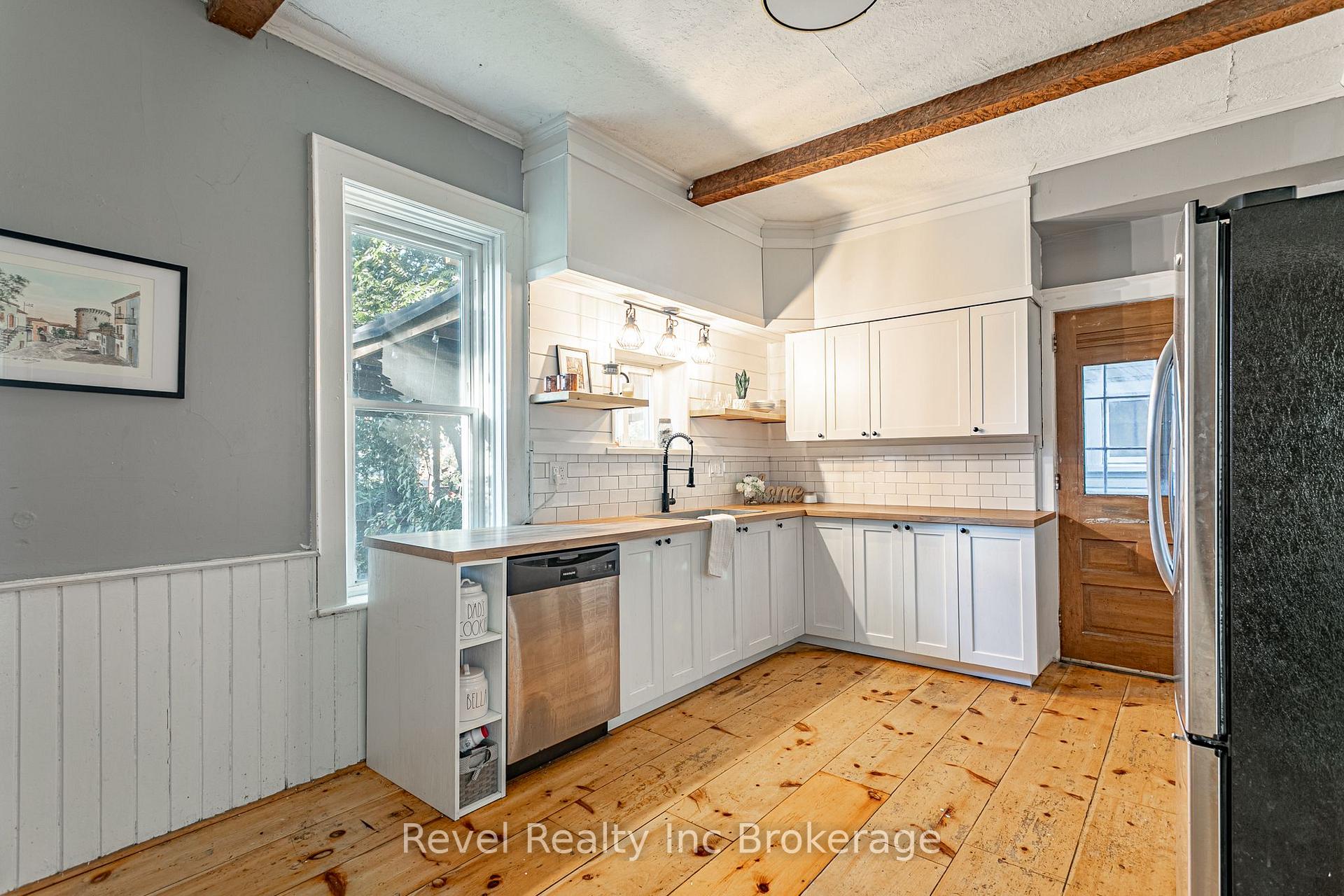 Photo 17 of 131 King Street E, Ingersoll, Ingersoll - South — HOMEH
