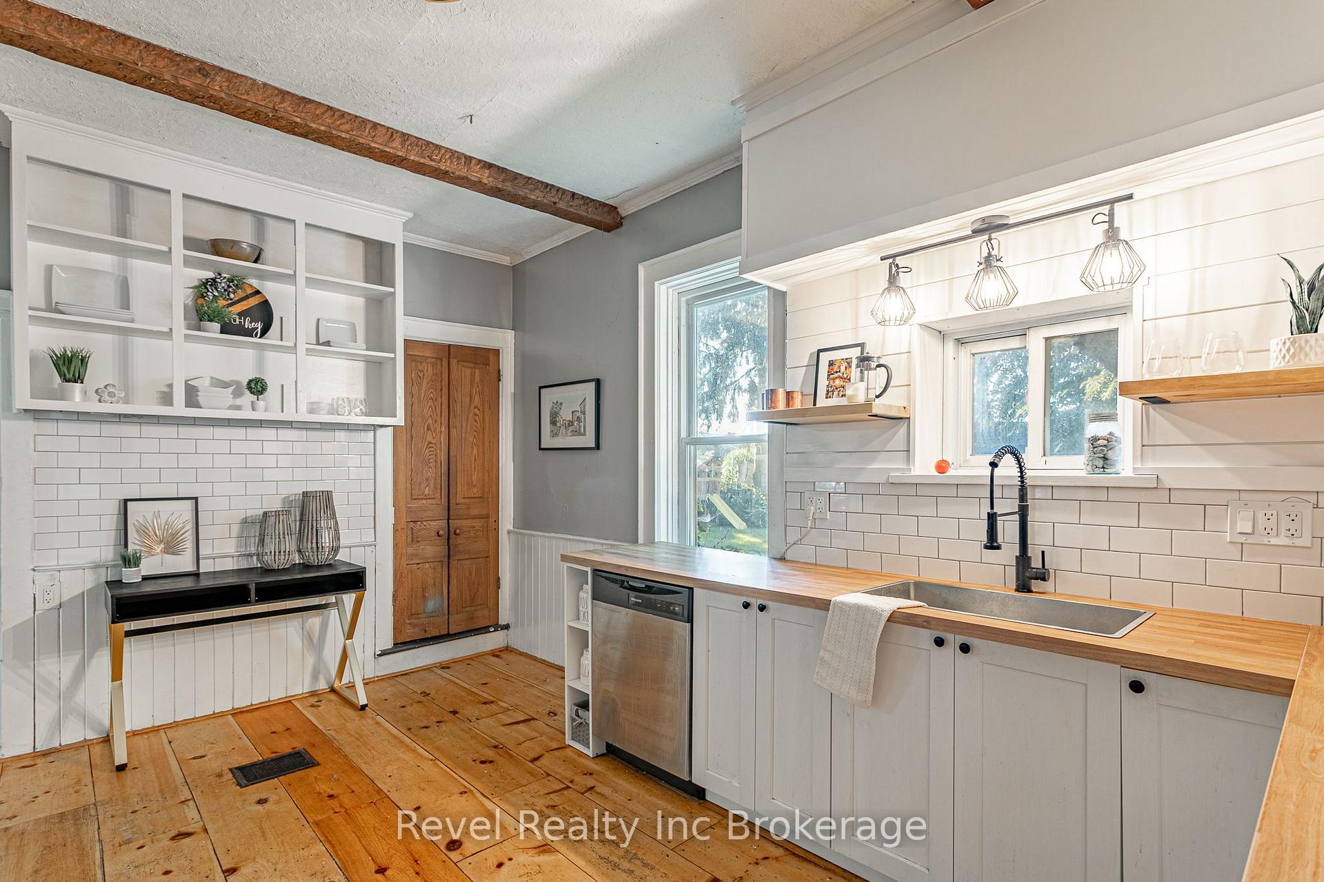 Photo 20 of 131 King Street E, Ingersoll, Ingersoll - South — HOMEH