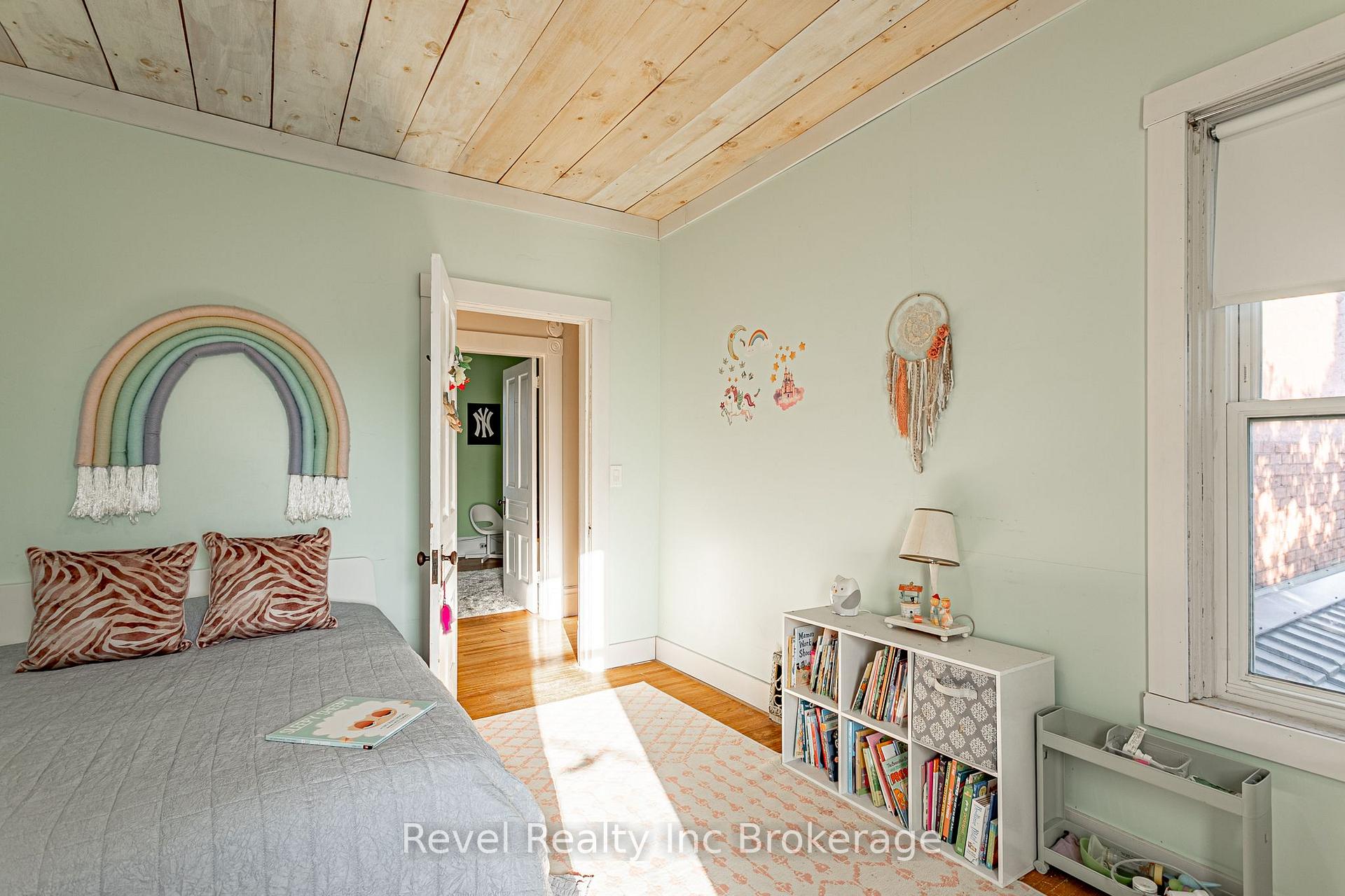 Photo 24 of 131 King Street E, Ingersoll, Ingersoll - South — HOMEH