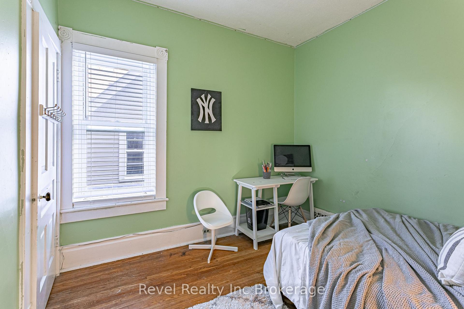 Photo 25 of 131 King Street E, Ingersoll, Ingersoll - South — HOMEH