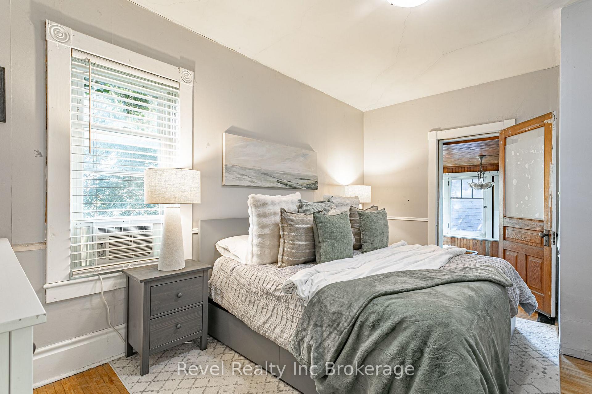 Photo 29 of 131 King Street E, Ingersoll, Ingersoll - South — HOMEH
