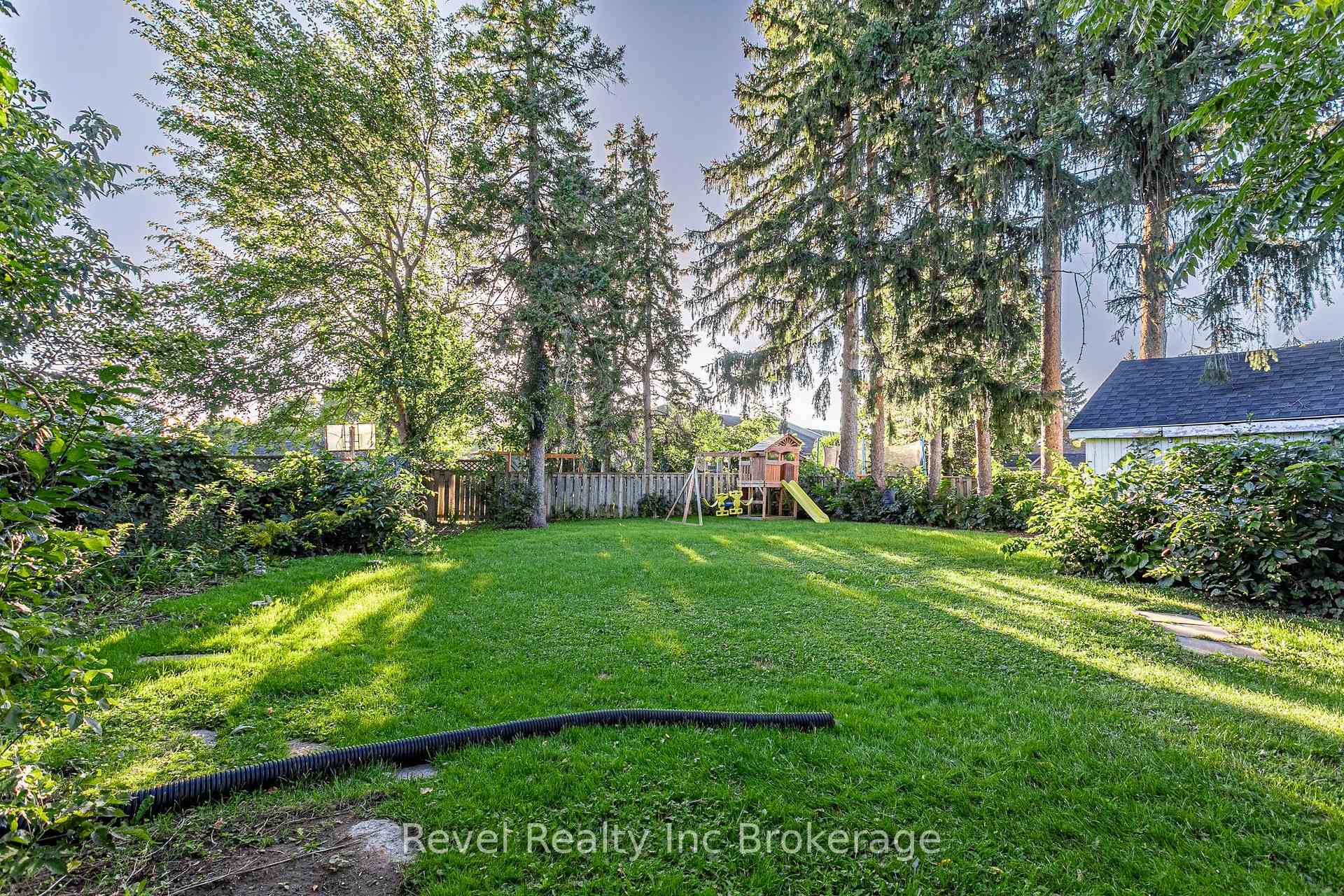 Photo 36 of 131 King Street E, Ingersoll, Ingersoll - South — HOMEH