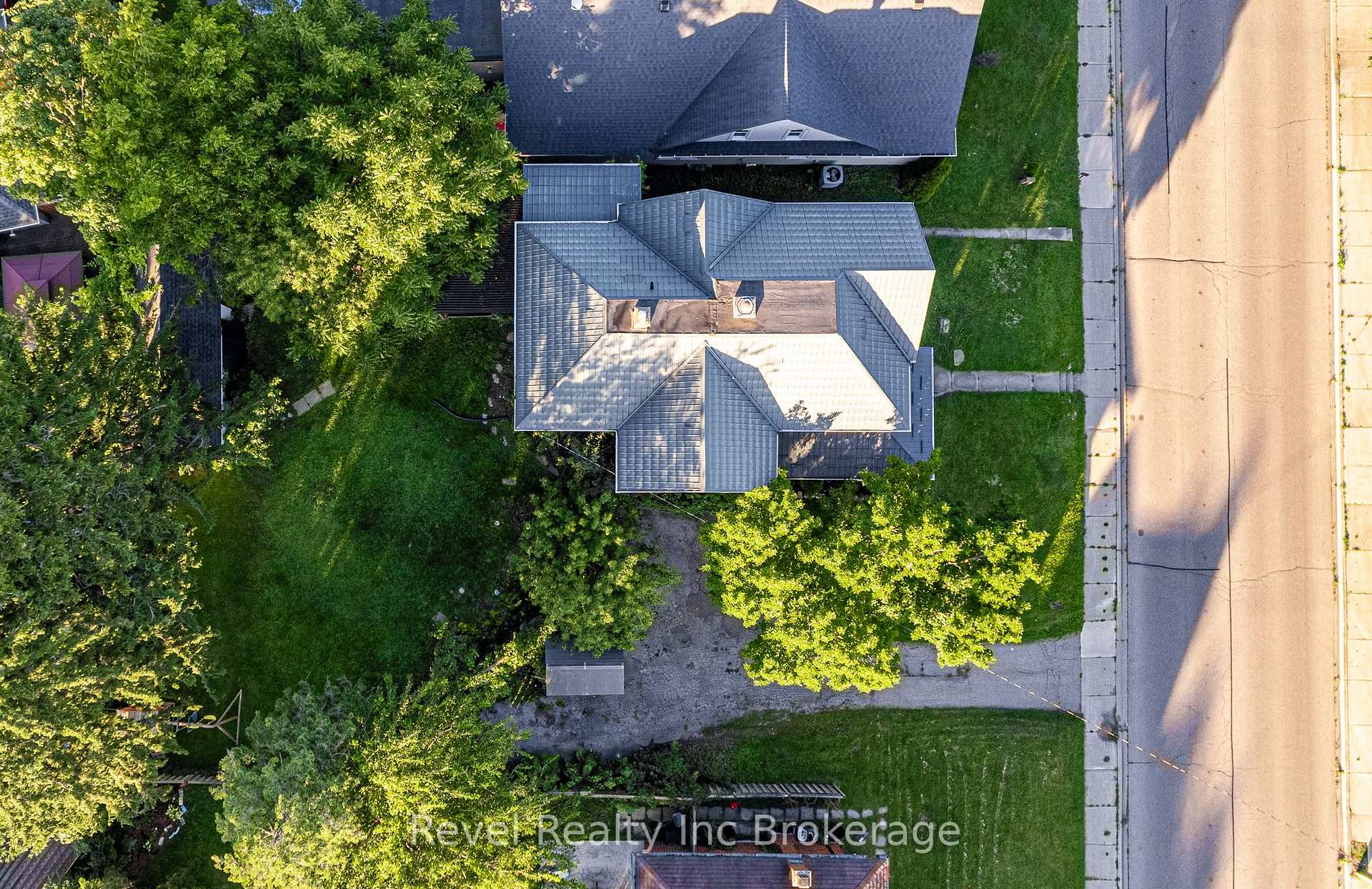 Photo 44 of 131 King Street E, Ingersoll, Ingersoll - South — HOMEH