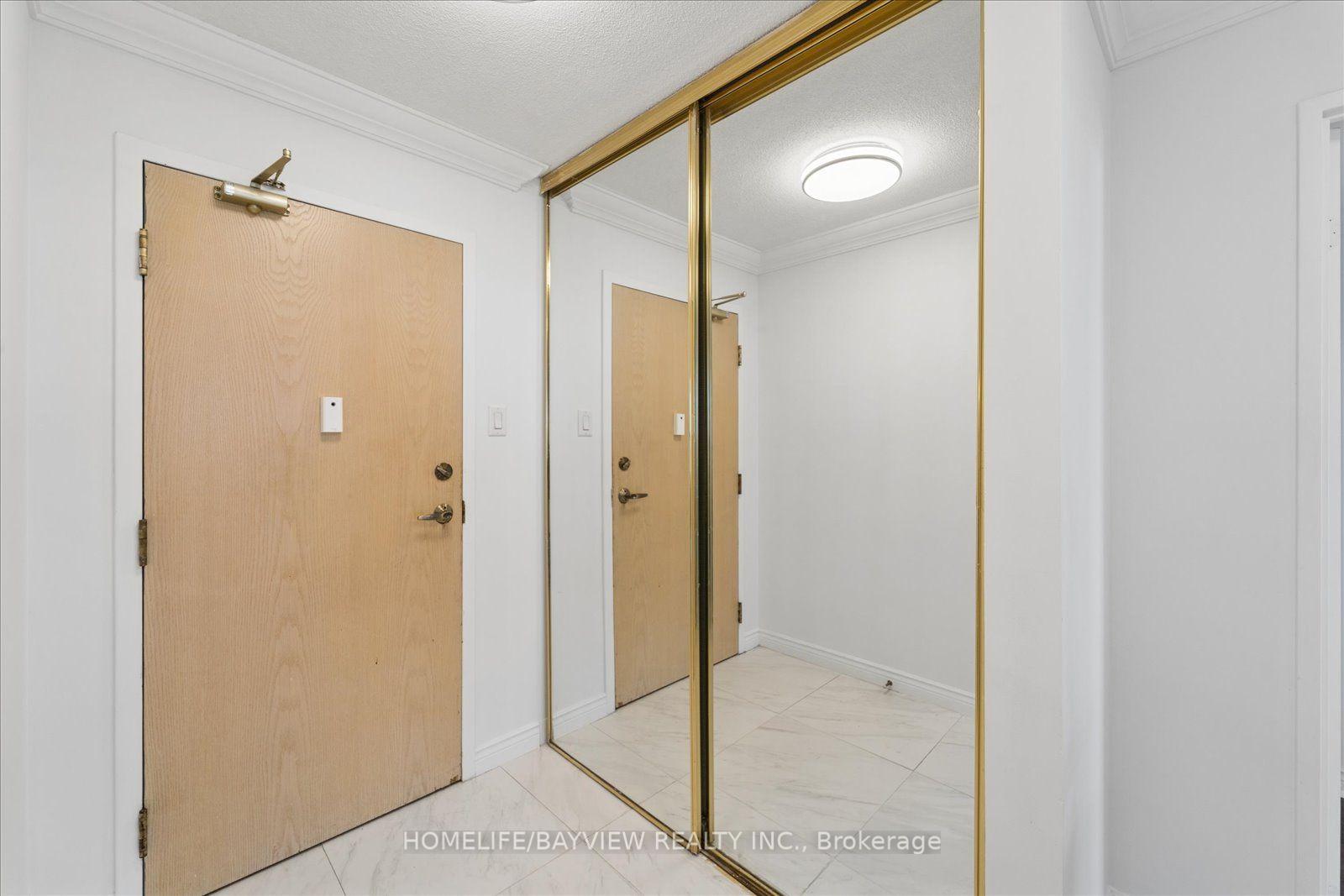 Photo 5 of Unit 515, 7 Townsgate Drive, Vaughan, Crestwood-Springfarm-Yorkhill — HOMEH