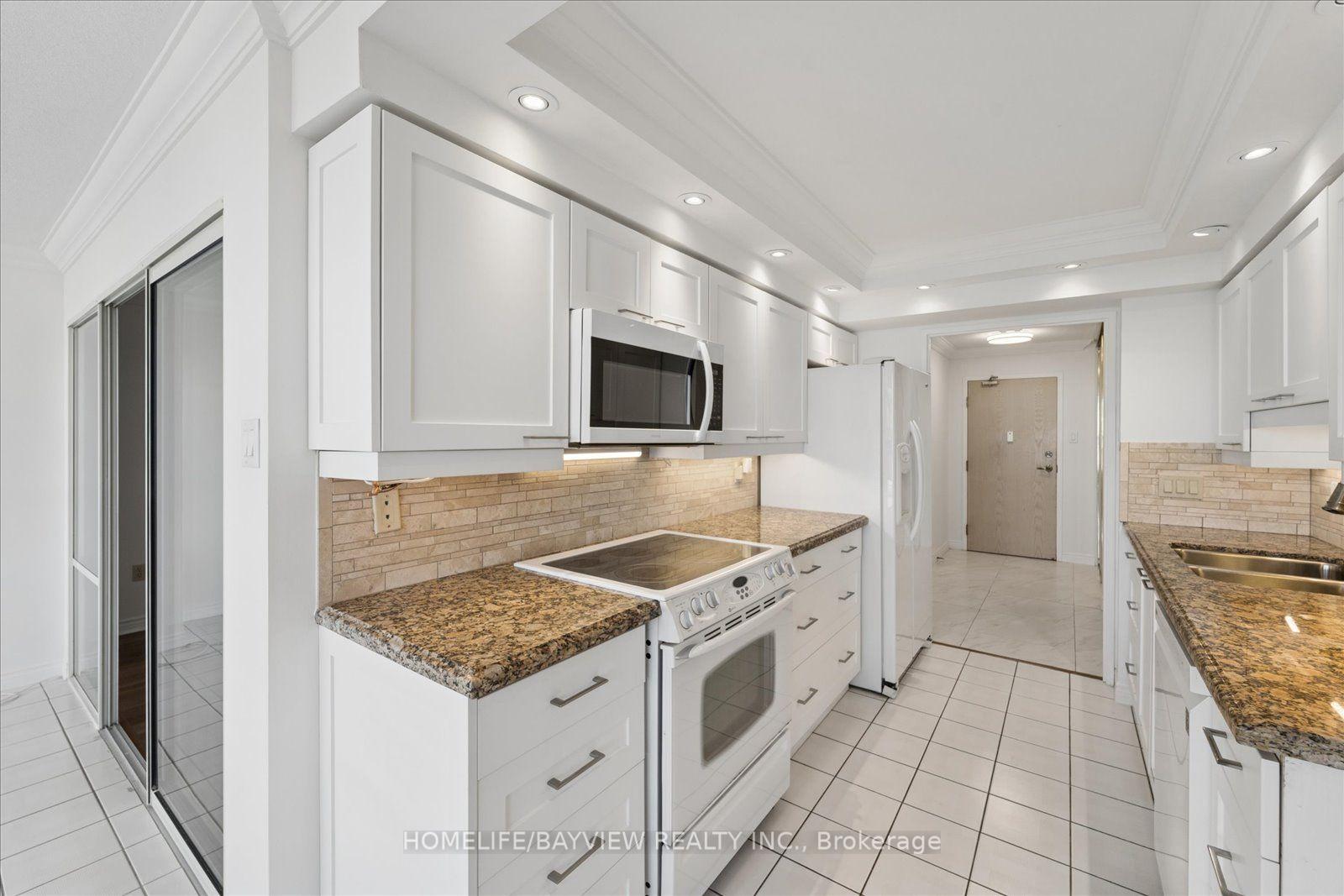 Photo 8 of Unit 515, 7 Townsgate Drive, Vaughan, Crestwood-Springfarm-Yorkhill — HOMEH