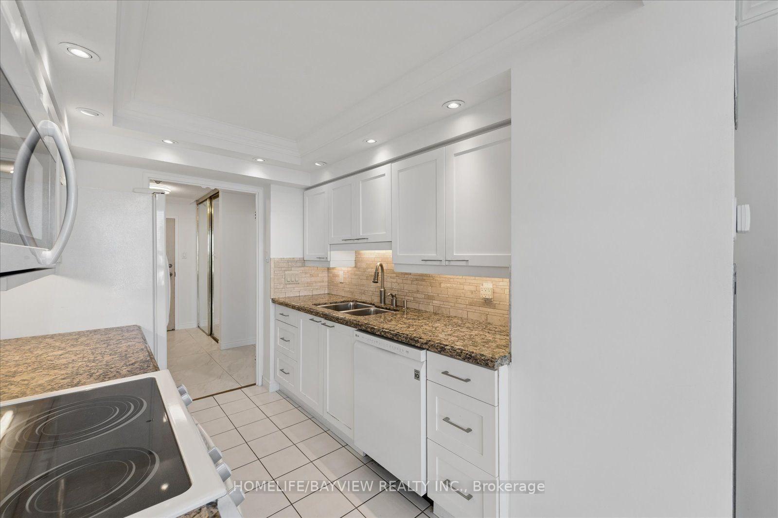 Photo 9 of Unit 515, 7 Townsgate Drive, Vaughan, Crestwood-Springfarm-Yorkhill — HOMEH