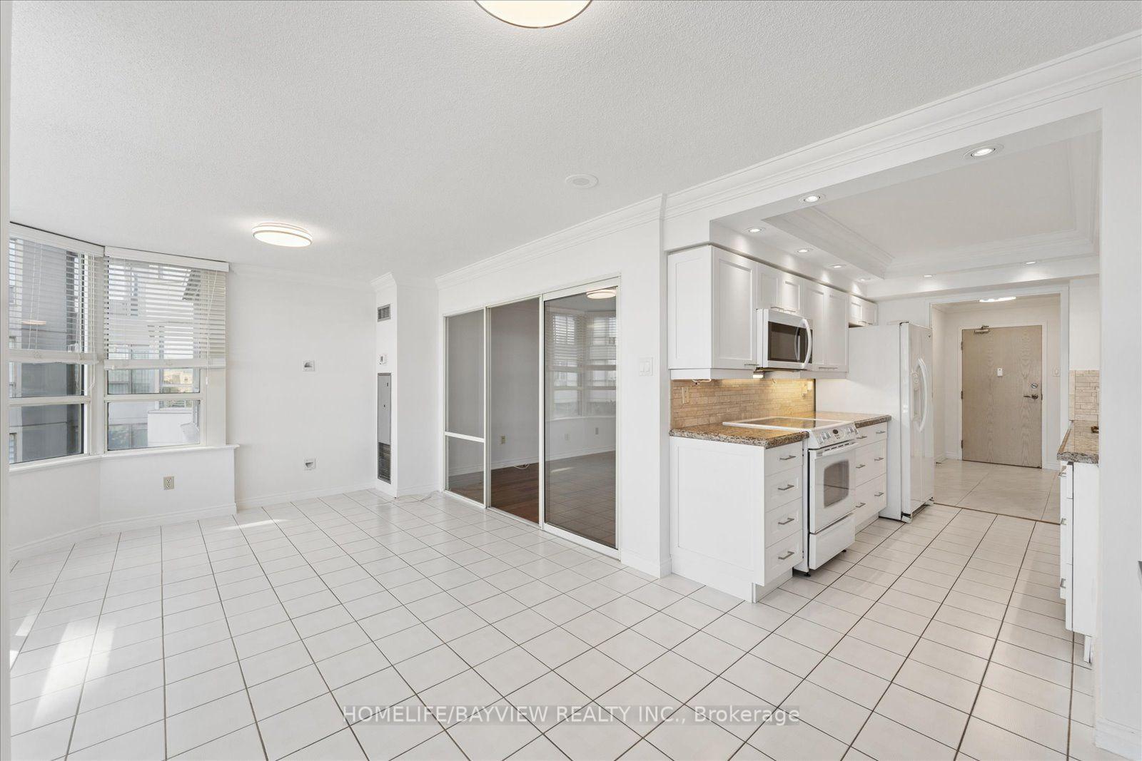 Photo 11 of Unit 515, 7 Townsgate Drive, Vaughan, Crestwood-Springfarm-Yorkhill — HOMEH