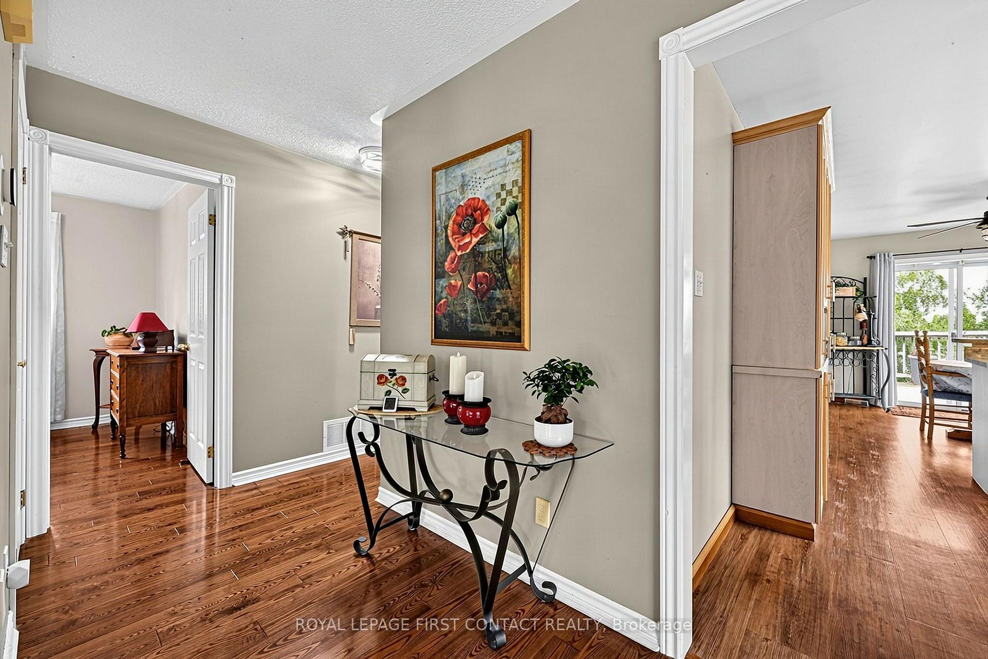 Photo 10 of 22 Logan Court, Barrie, Holly — HOMEH