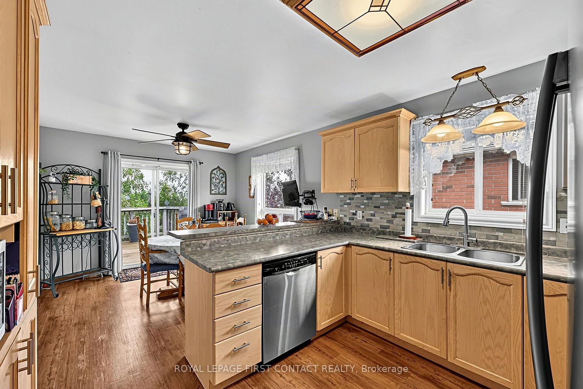 Photo 11 of 22 Logan Court, Barrie, Holly — HOMEH