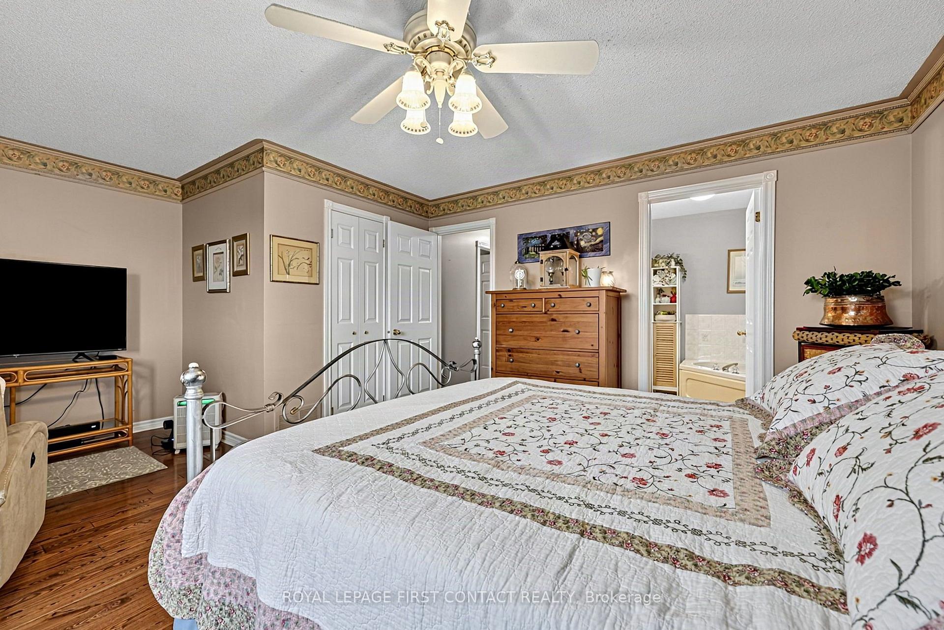 Photo 15 of 22 Logan Court, Barrie, Holly — HOMEH
