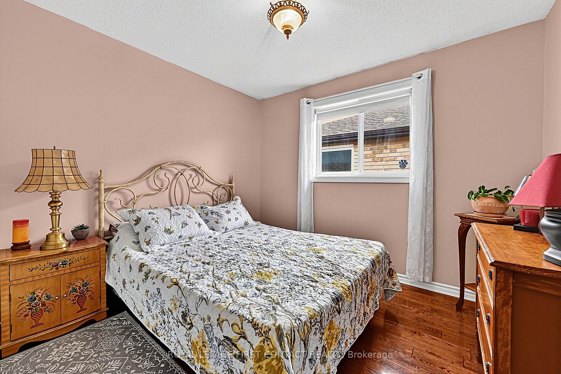 Photo 16 of 22 Logan Court, Barrie, Holly — HOMEH