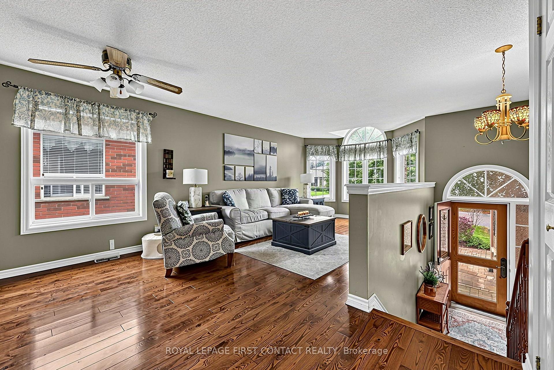 Photo 17 of 22 Logan Court, Barrie, Holly — HOMEH