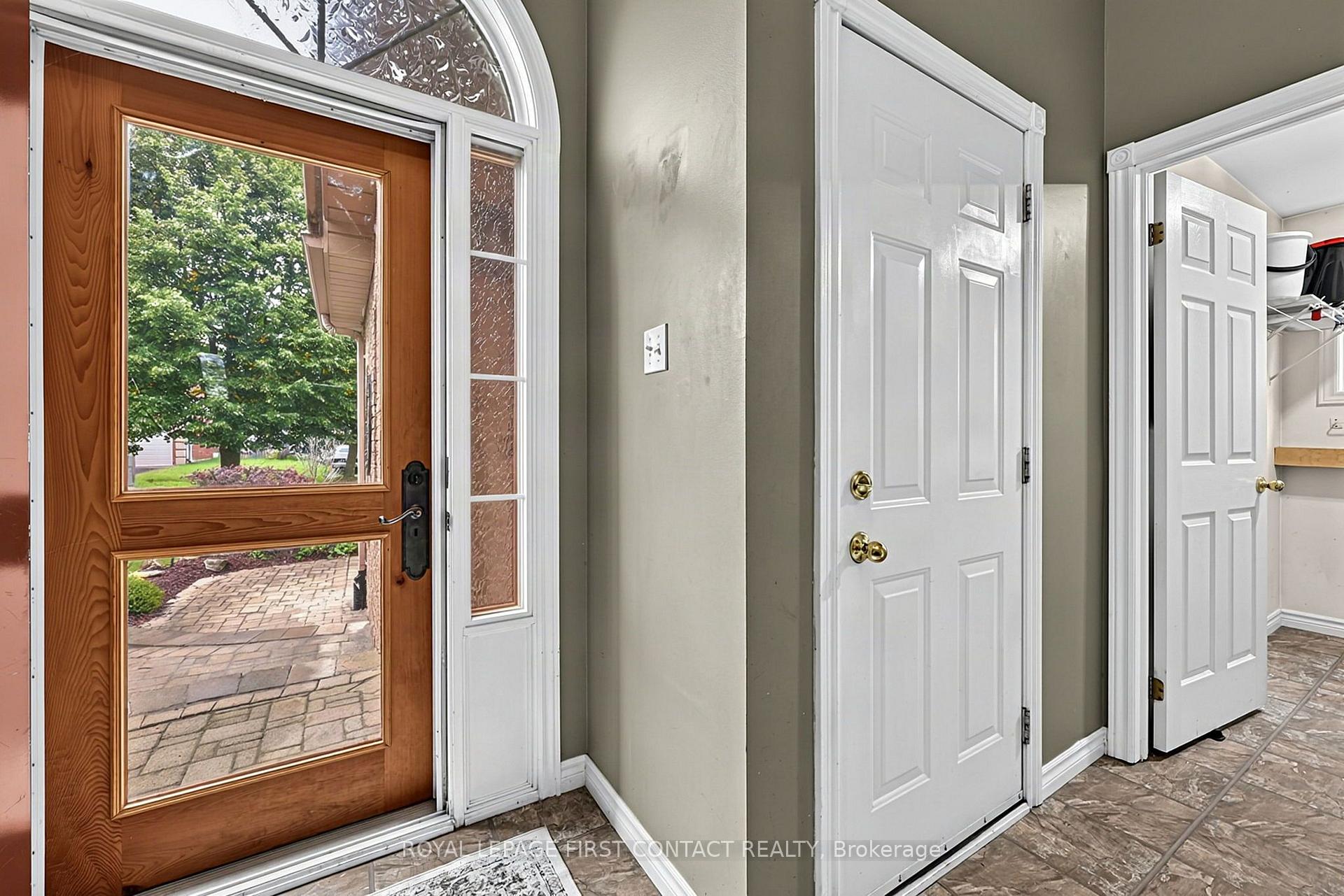 Photo 18 of 22 Logan Court, Barrie, Holly — HOMEH