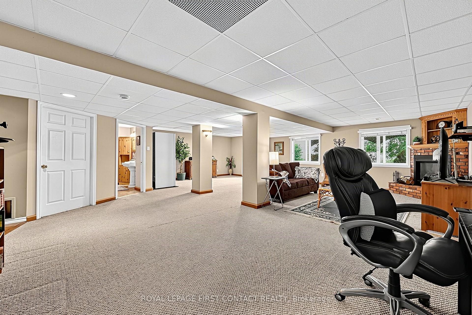 Photo 21 of 22 Logan Court, Barrie, Holly — HOMEH