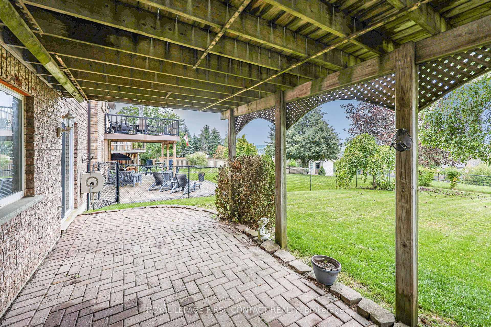 Photo 30 of 22 Logan Court, Barrie, Holly — HOMEH