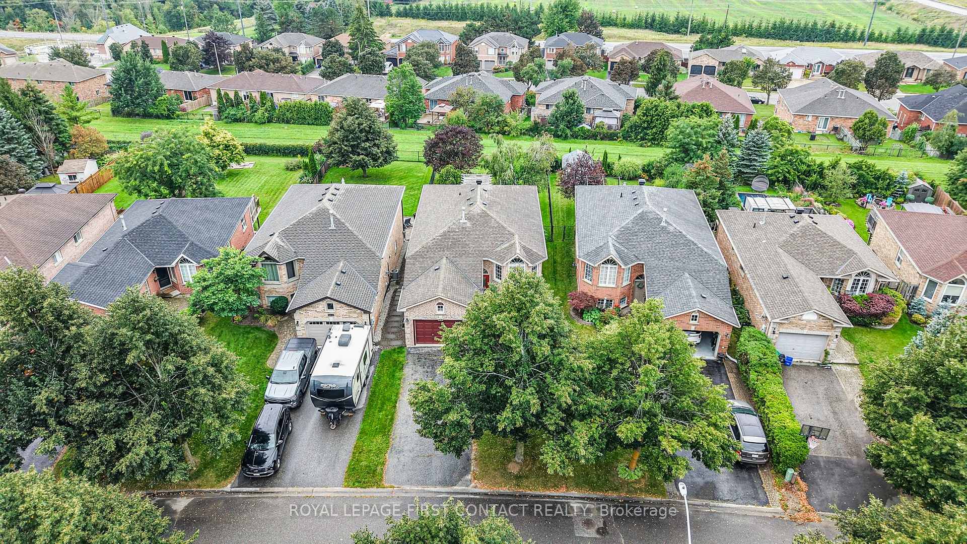 Photo 36 of 22 Logan Court, Barrie, Holly — HOMEH