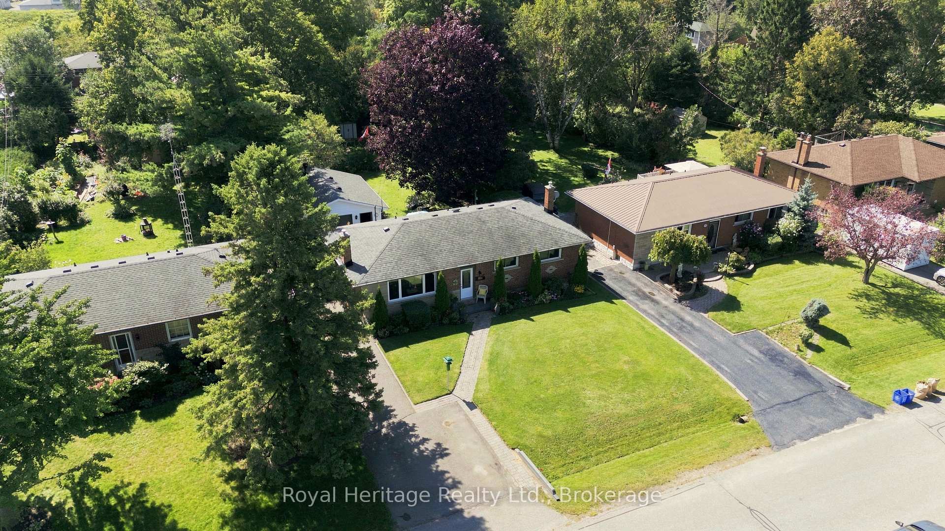 Photo 2 of 479 Sunset Boulevard, Clarington, Newcastle — HOMEH