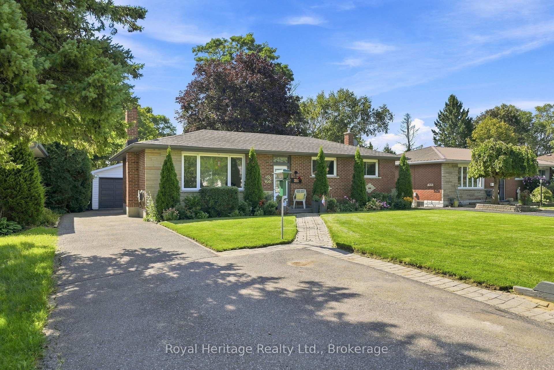 Photo 4 of 479 Sunset Boulevard, Clarington, Newcastle — HOMEH
