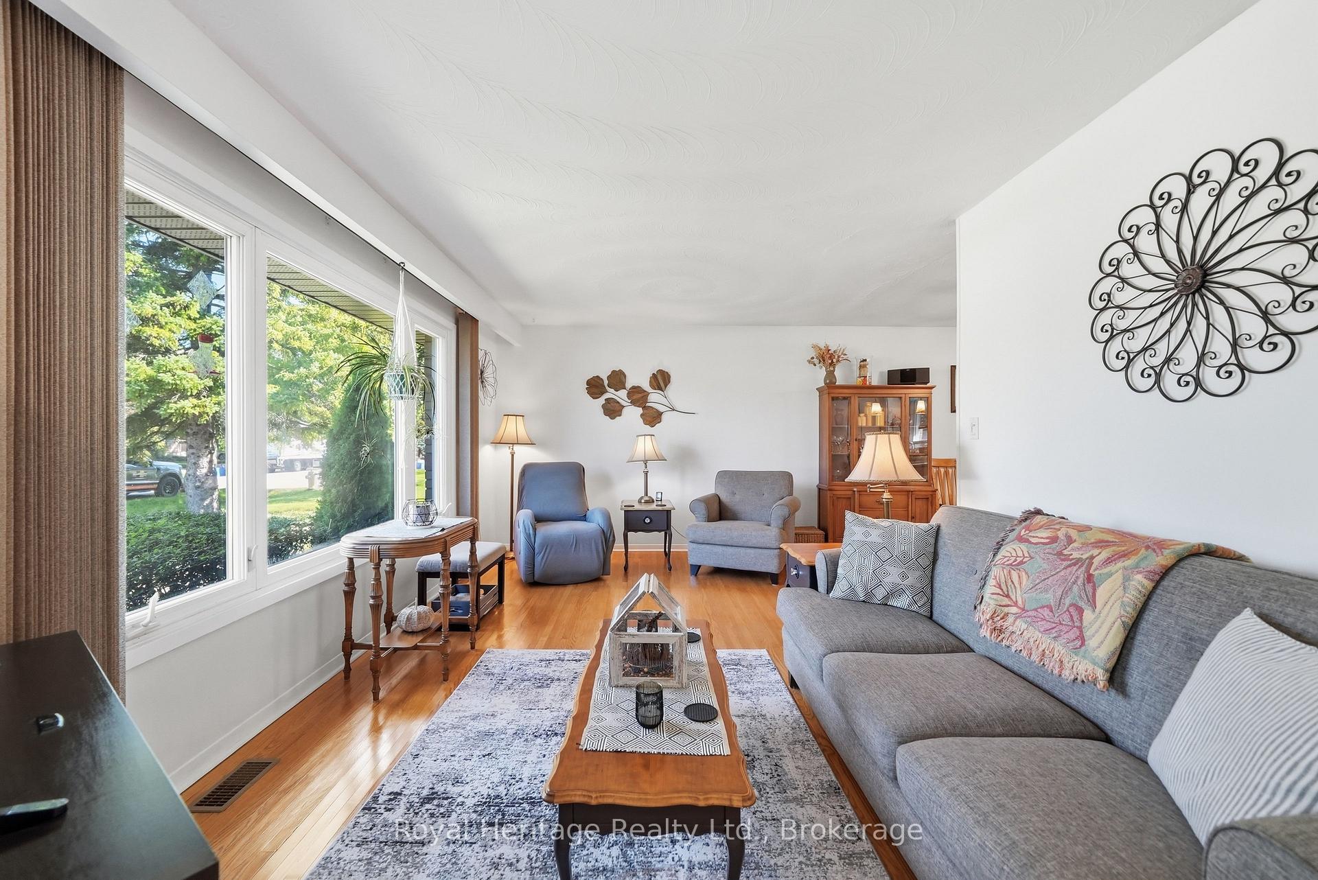 Photo 8 of 479 Sunset Boulevard, Clarington, Newcastle — HOMEH