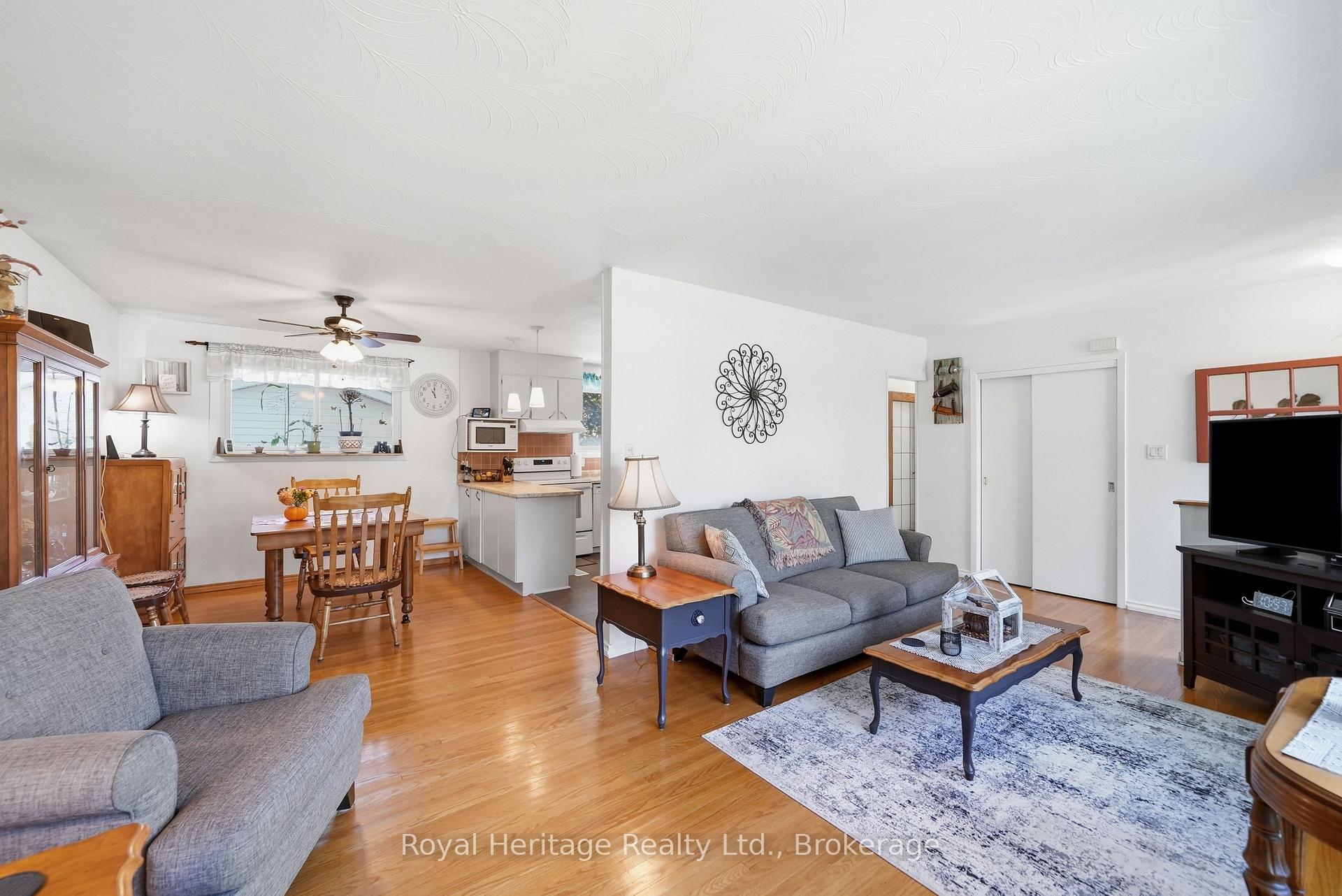 Photo 10 of 479 Sunset Boulevard, Clarington, Newcastle — HOMEH