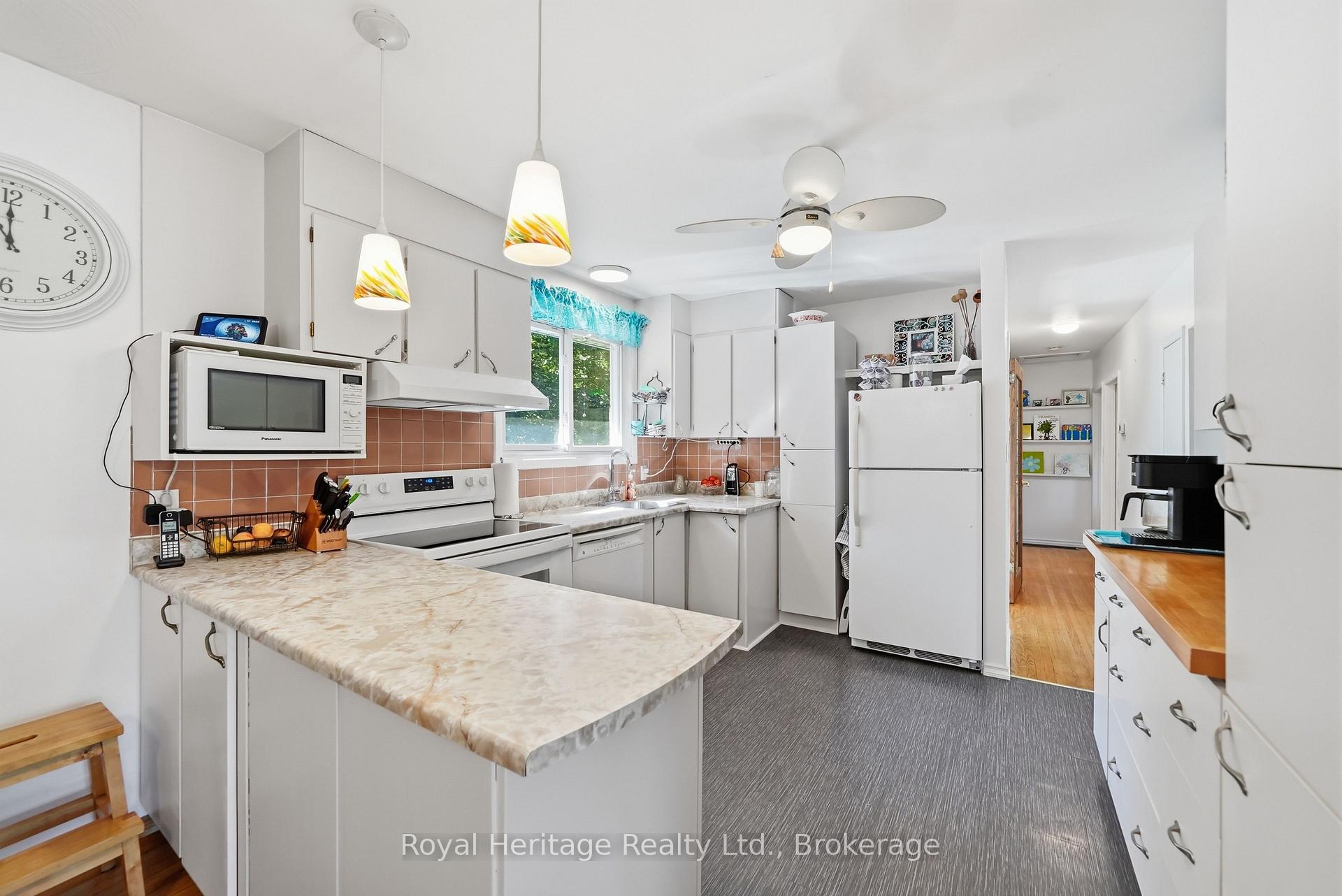 Photo 14 of 479 Sunset Boulevard, Clarington, Newcastle — HOMEH