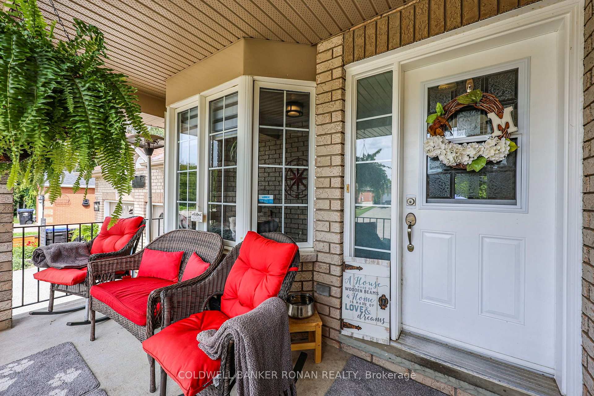 Photo 4 of 65 Burbank Circle, Adjala-Tosorontio, Everett — HOMEH
