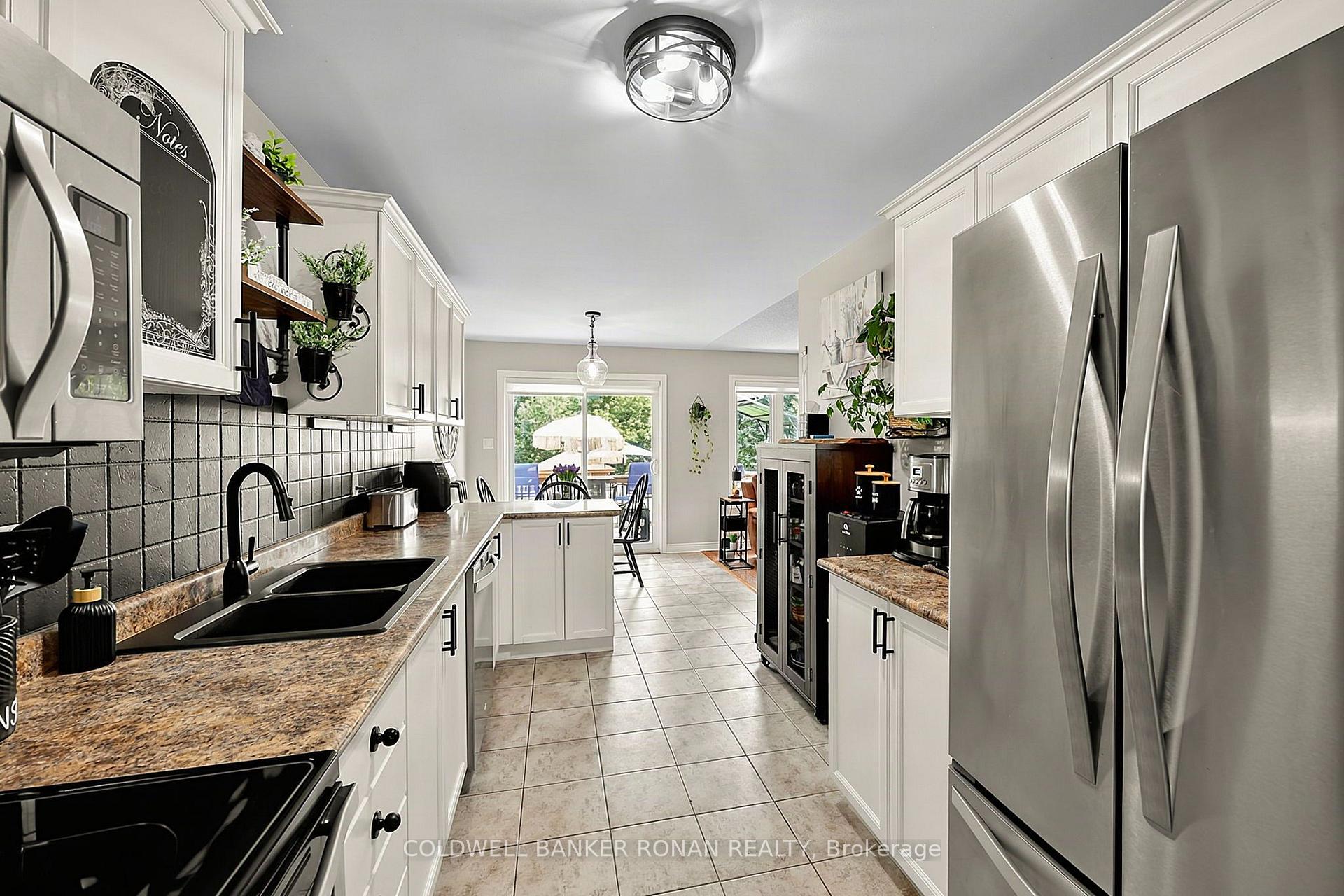 Photo 8 of 65 Burbank Circle, Adjala-Tosorontio, Everett — HOMEH