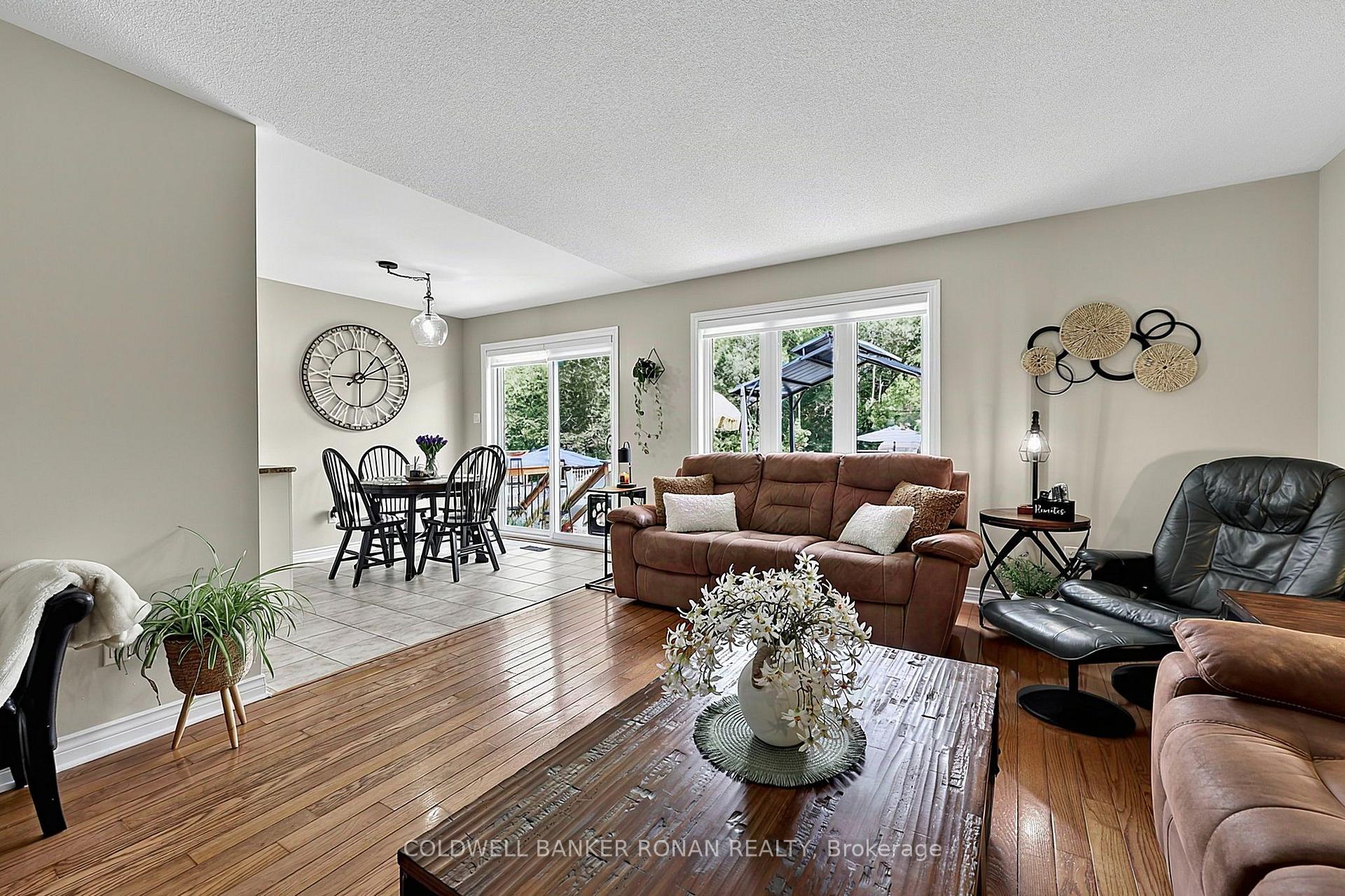 Photo 11 of 65 Burbank Circle, Adjala-Tosorontio, Everett — HOMEH