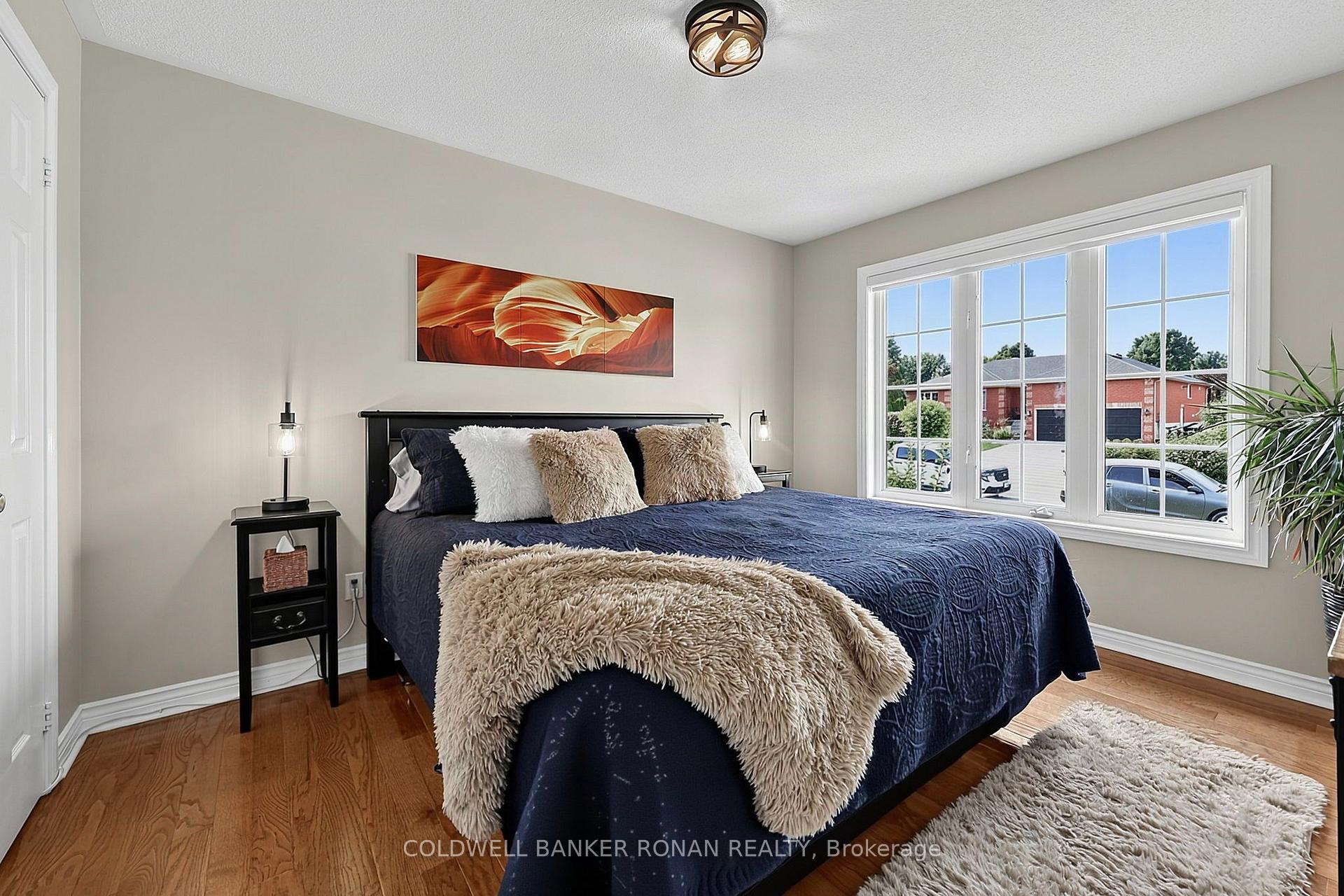 Photo 16 of 65 Burbank Circle, Adjala-Tosorontio, Everett — HOMEH