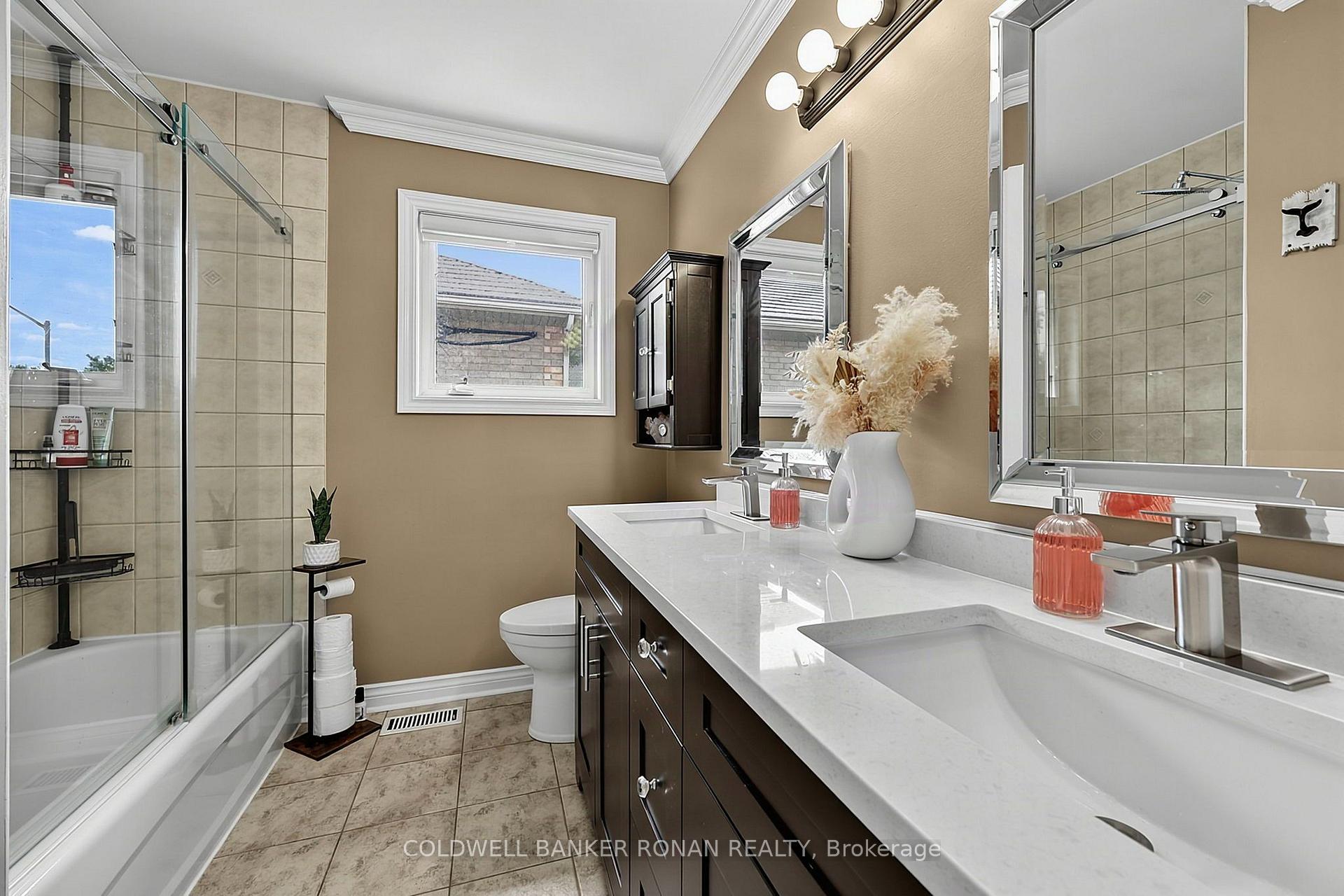 Photo 17 of 65 Burbank Circle, Adjala-Tosorontio, Everett — HOMEH