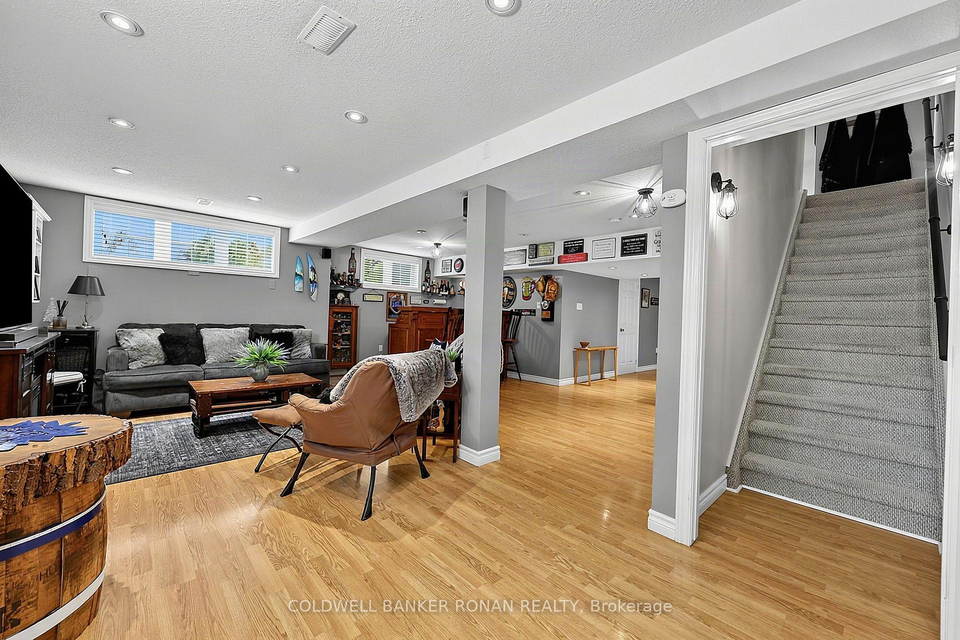 Photo 18 of 65 Burbank Circle, Adjala-Tosorontio, Everett — HOMEH