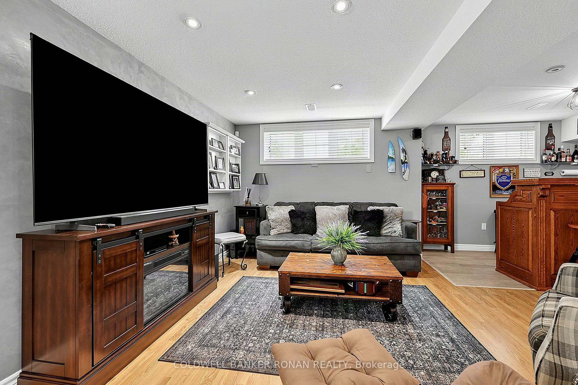 Photo 19 of 65 Burbank Circle, Adjala-Tosorontio, Everett — HOMEH