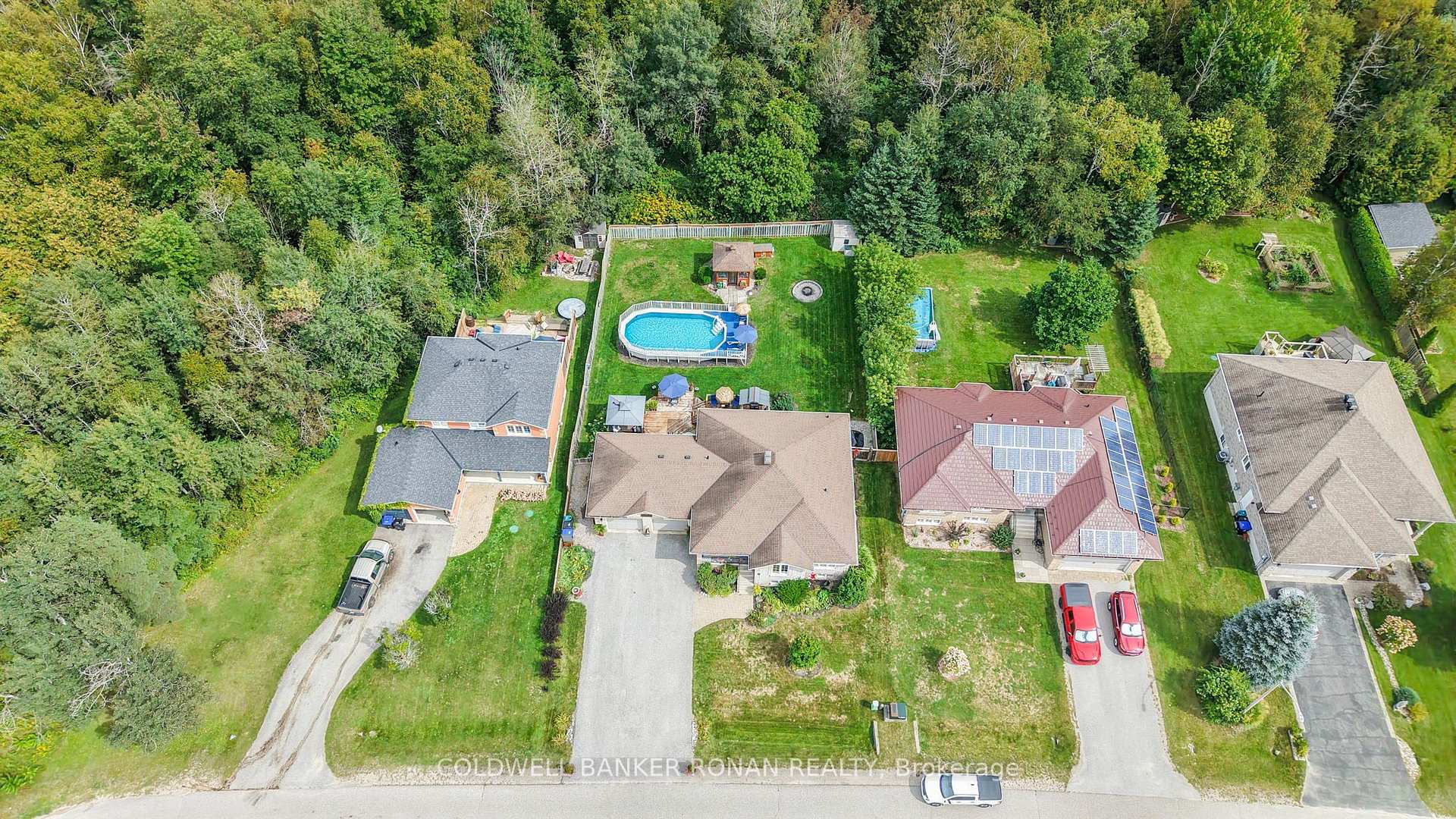 Photo 36 of 65 Burbank Circle, Adjala-Tosorontio, Everett — HOMEH