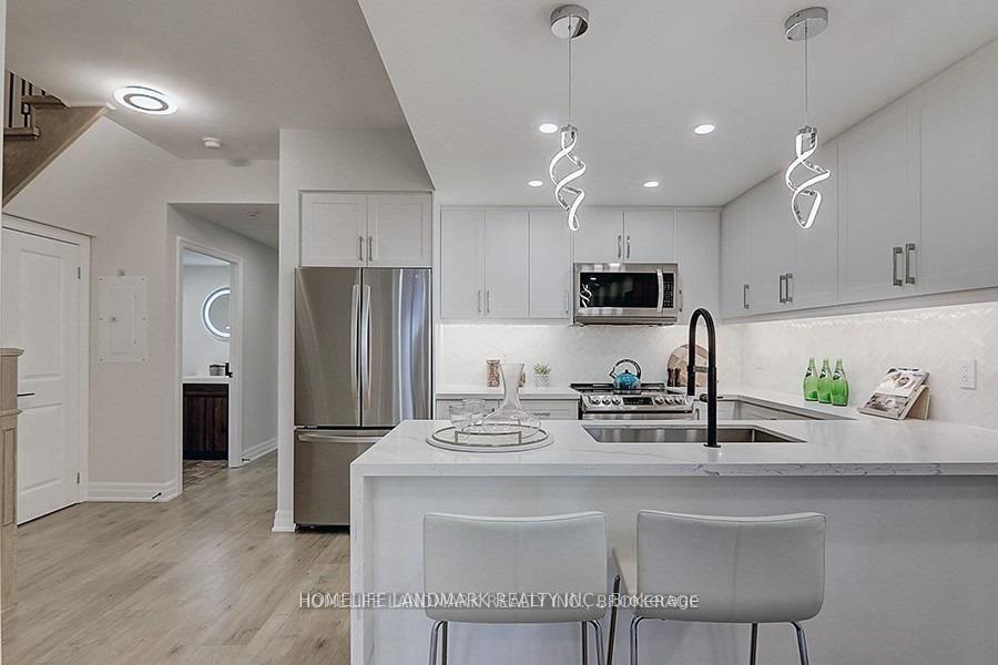 Photo 4 of Unit 912, 8110 Birchmount Road, Markham, Unionville — HOMEH
