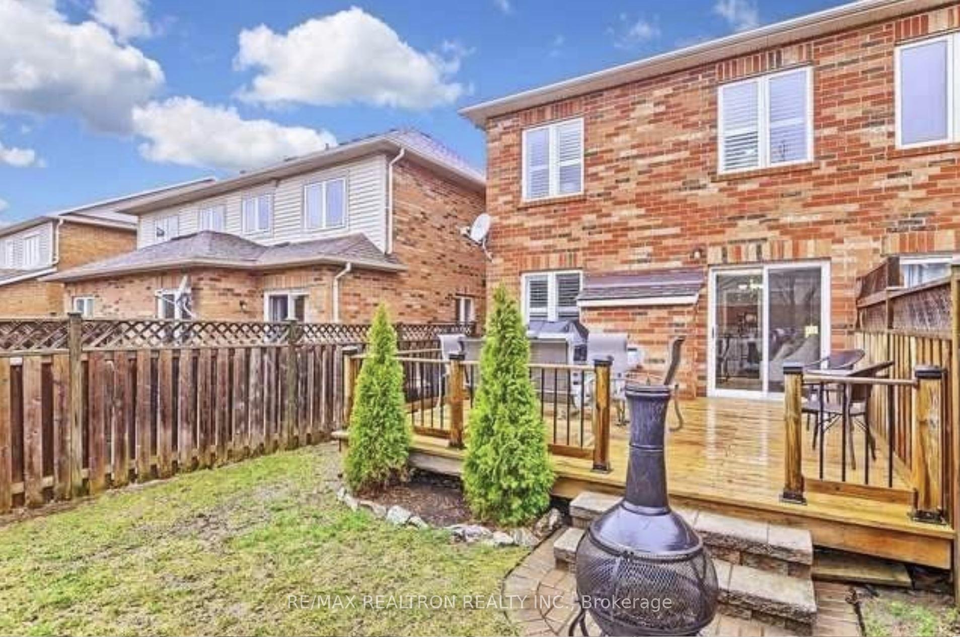 Photo 2 of 31 Baywell Crescent, Aurora, Bayview Wellington — HOMEH