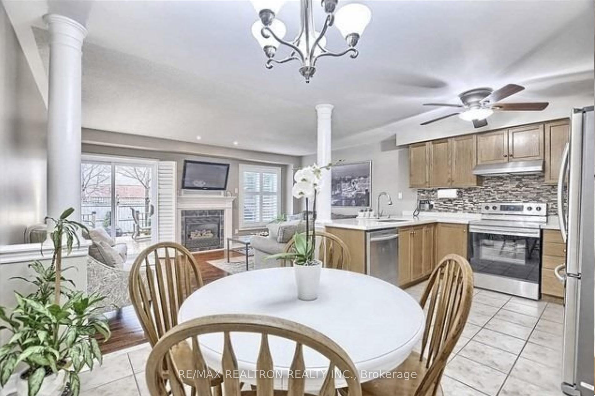 Photo 7 of 31 Baywell Crescent, Aurora, Bayview Wellington — HOMEH