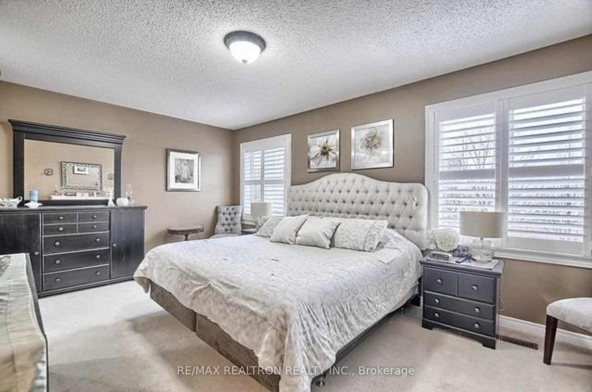 Photo 11 of 31 Baywell Crescent, Aurora, Bayview Wellington — HOMEH