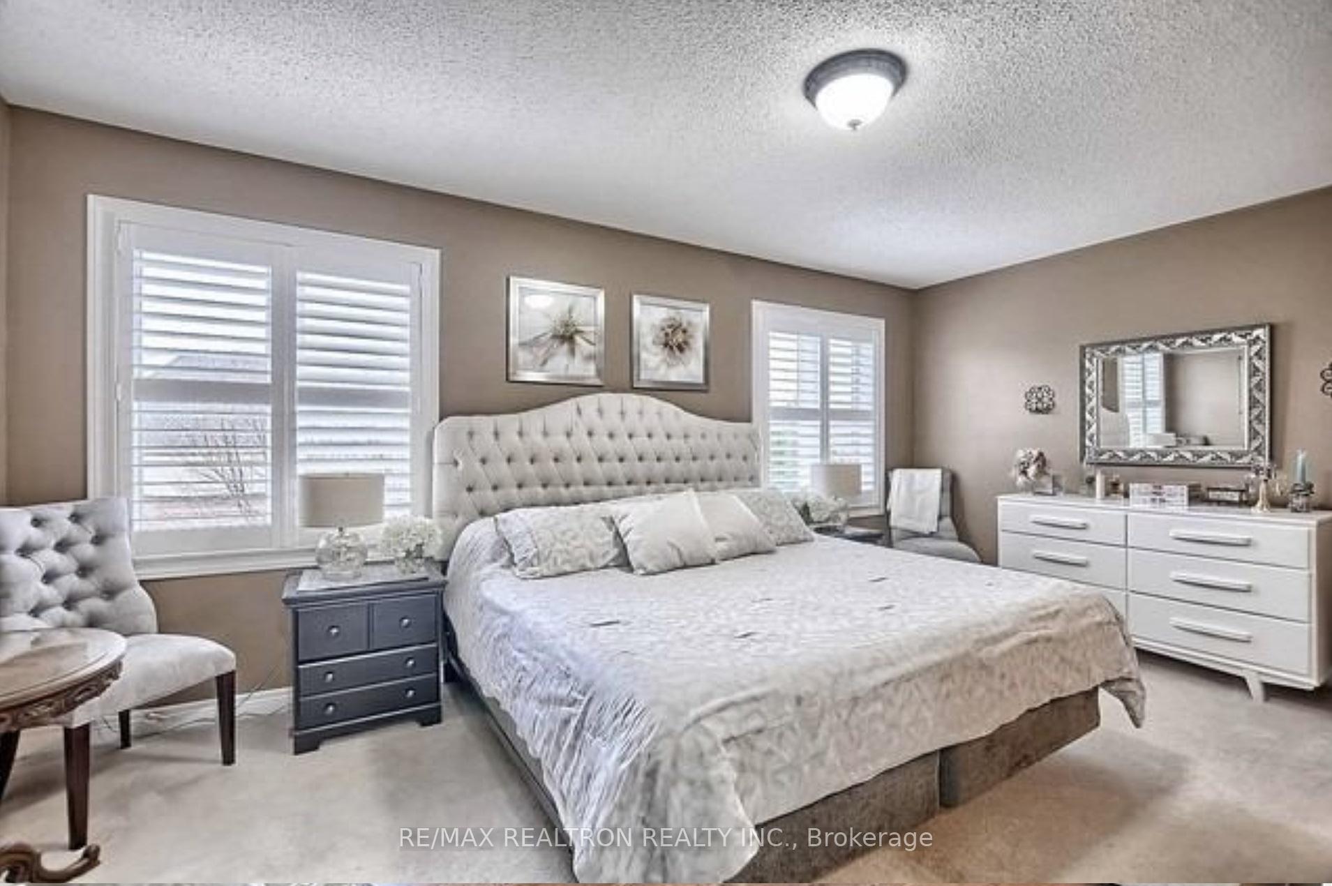 Photo 12 of 31 Baywell Crescent, Aurora, Bayview Wellington — HOMEH