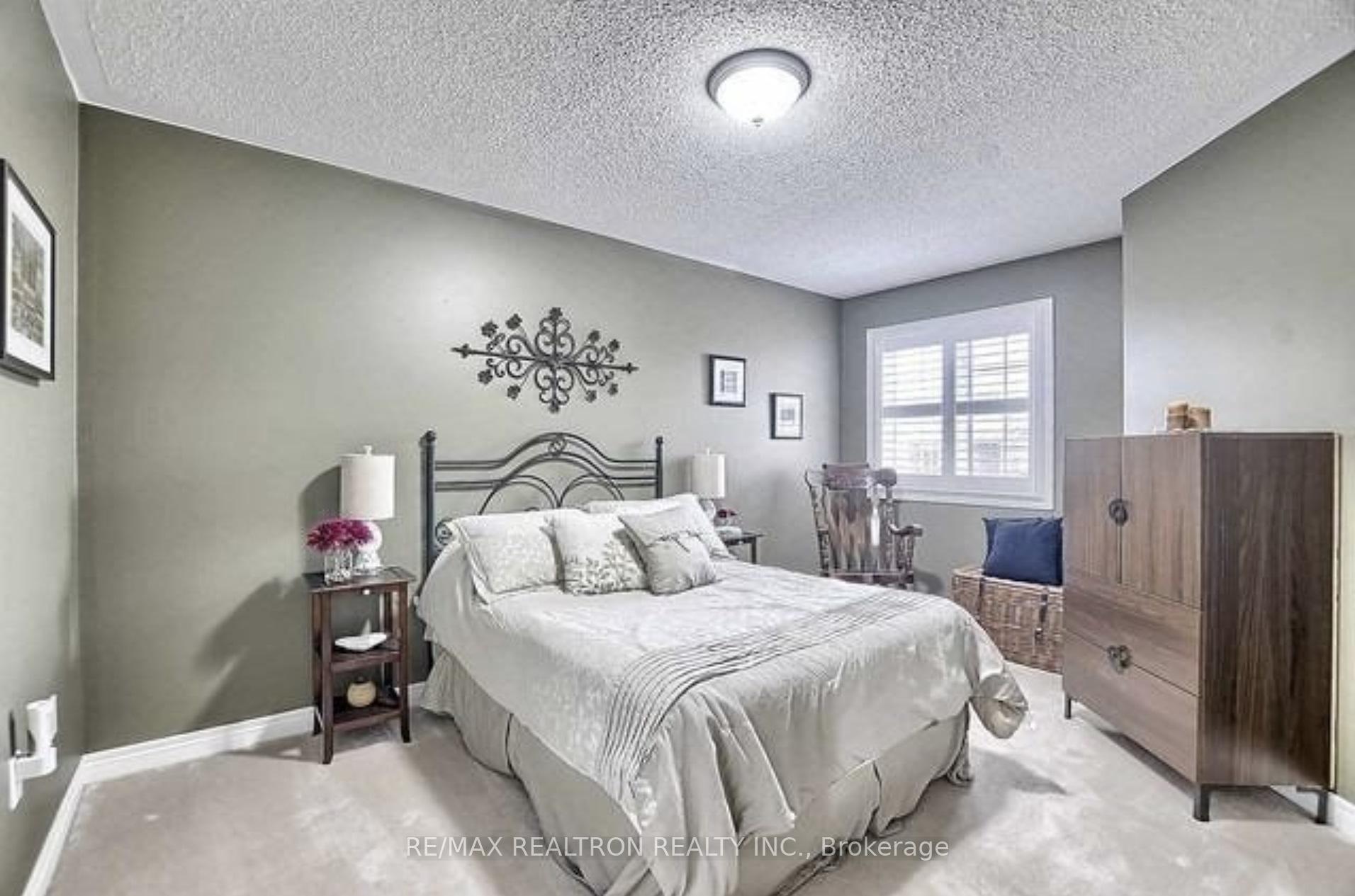 Photo 13 of 31 Baywell Crescent, Aurora, Bayview Wellington — HOMEH