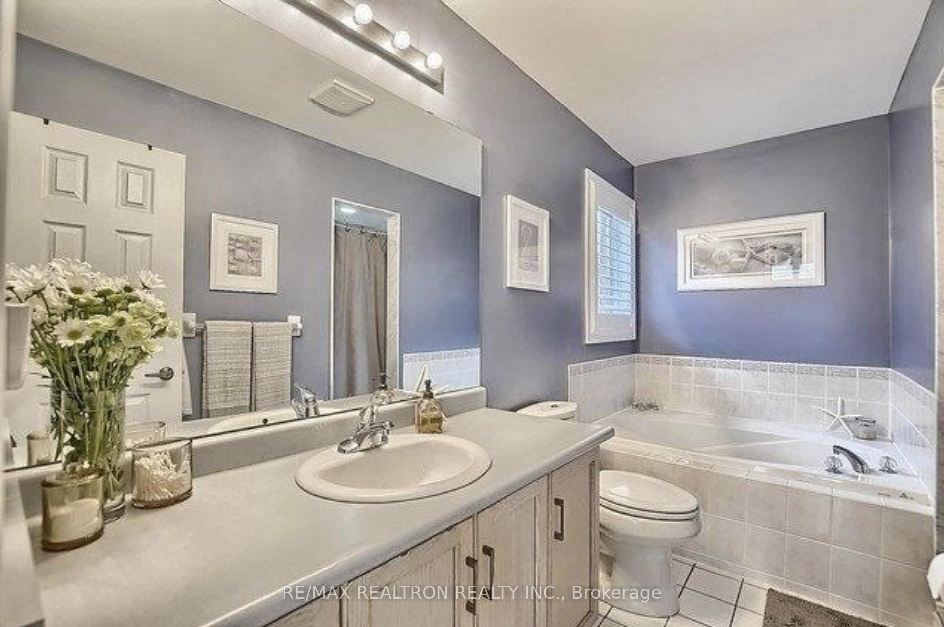 Photo 15 of 31 Baywell Crescent, Aurora, Bayview Wellington — HOMEH